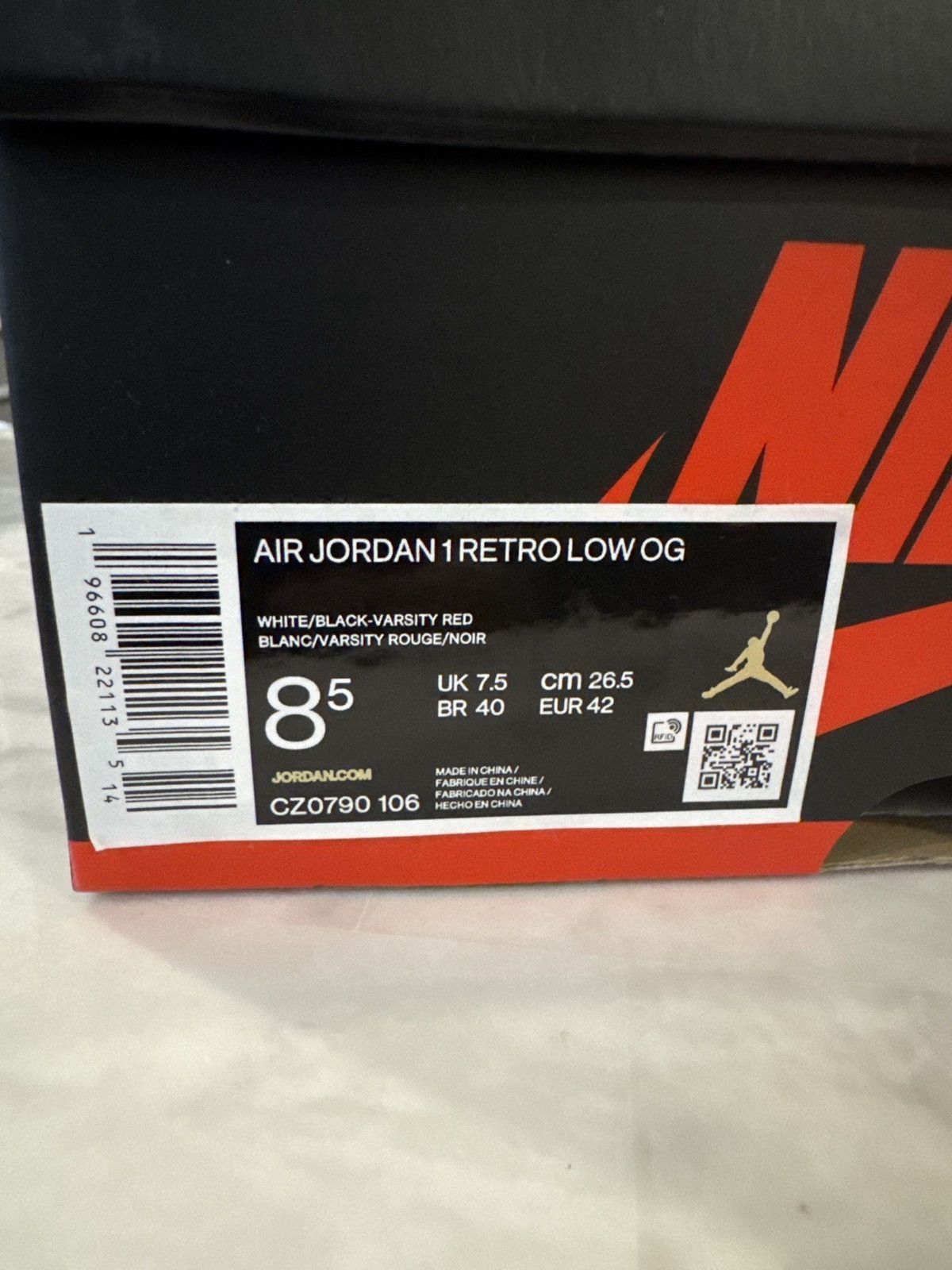 Nike Air Jordan 1 Retro low OG Size US 8.5 / EU 41-42 - 2 Thumbnail