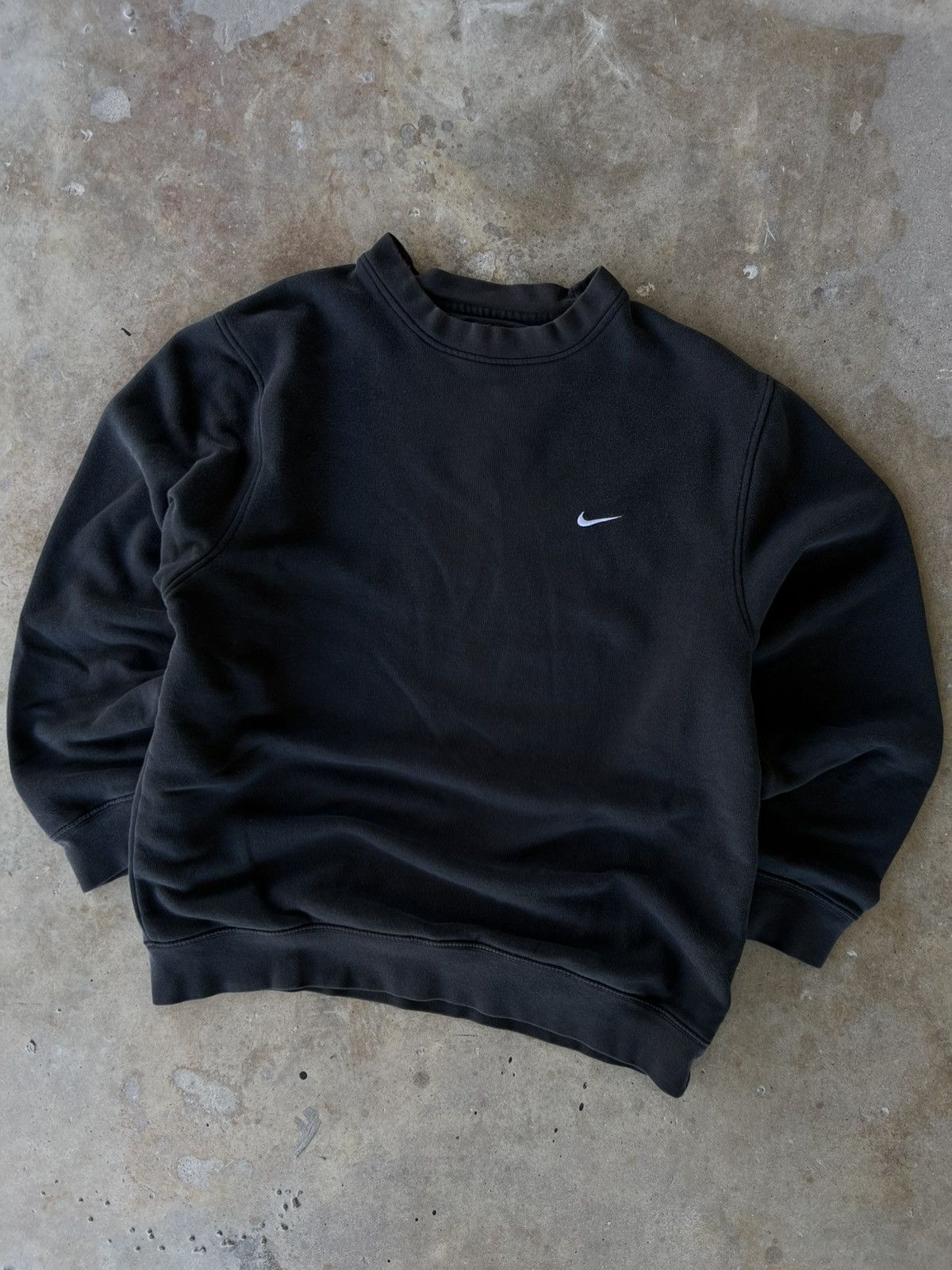 Nike Vintage 2000’s Essential Black Nike Swoosh Sweatshirt Crew Size US M / EU 48-50 / 2 - 2 Thumbnail