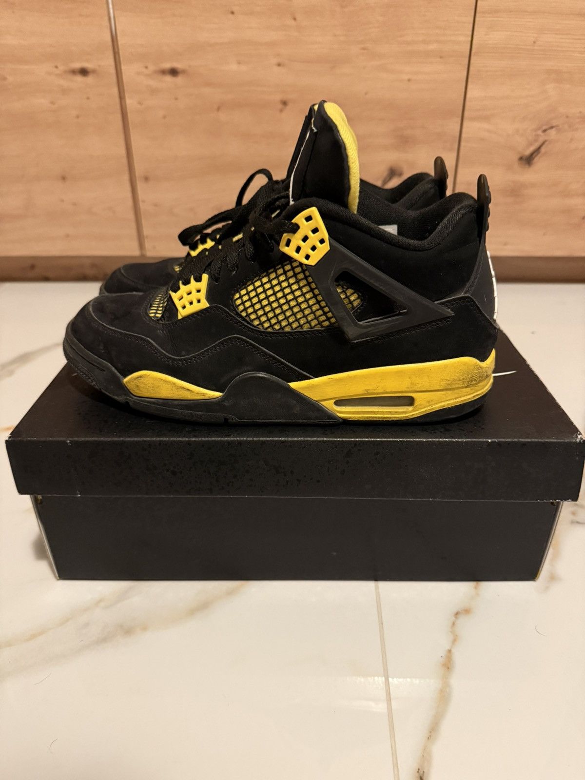 Jordan Brand Jordan 4 Thunder ( DAMAGED NET ) Size US 11 / EU 44 - 1 Thumbnail