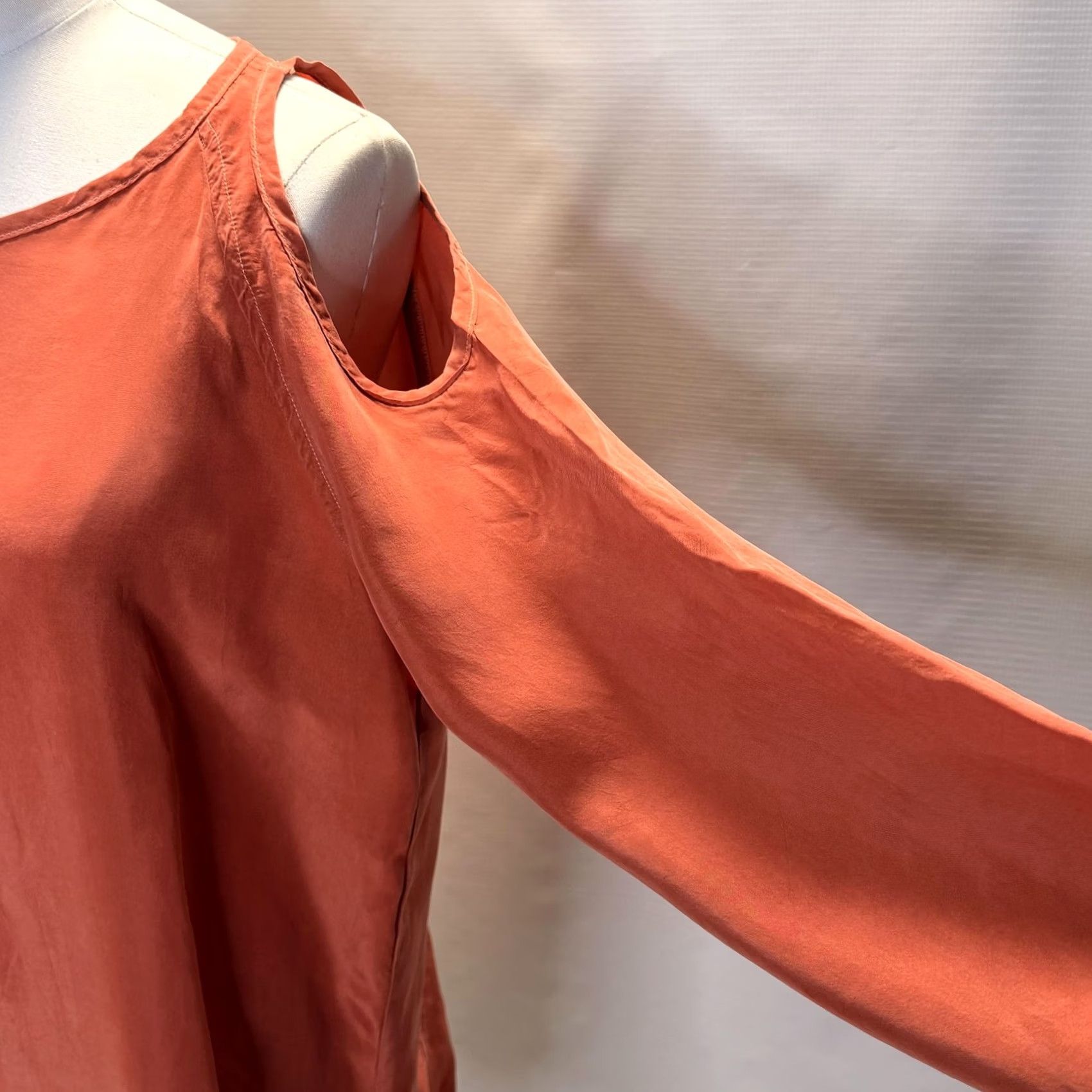 Hard Tail Hard Tail Womens Shirt Small Rust Orange Cold Shoulder Long Sleeve Blouse Tourniquet Size S / US 4 / IT 40 - 4 Thumbnail