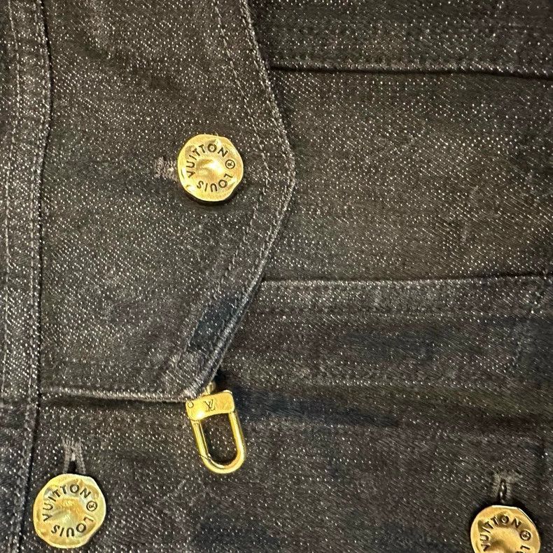 Louis Vuitton Louis Vuitton Solid monogrammed lapel long-sleeve denim ja Size US S / EU 44-46 / 1 - 4 Thumbnail