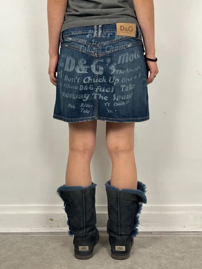 Dolce & Gabbana SS2006 Dolce & Gabbana Navy Denim Multi-Pocket Skirt Size 27" / US 4 / IT 40 - 1 Thumbnail