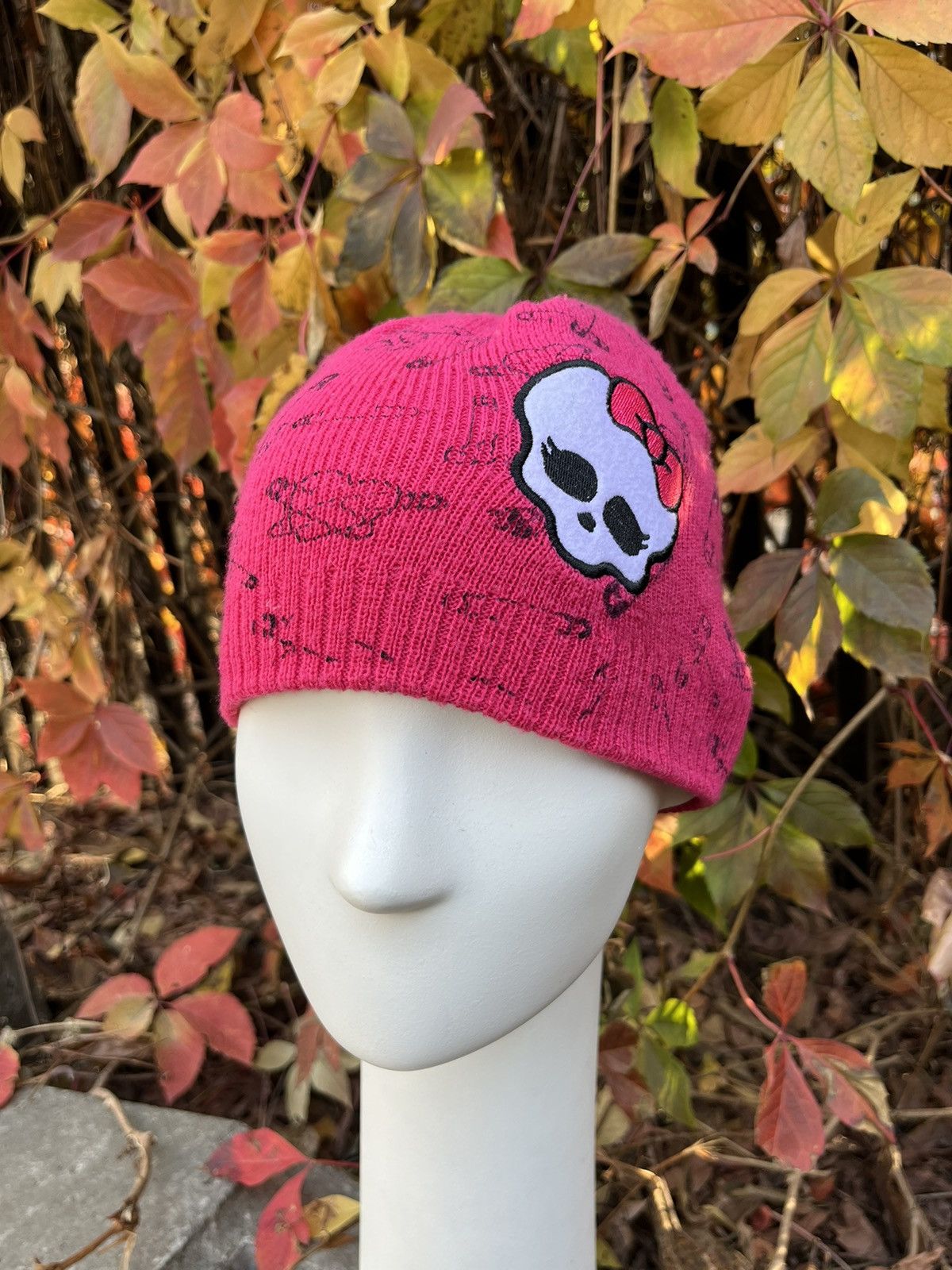 Cartoon Network Monster High y2k Skull Beanie Hat Size ONE SIZE - 1 Thumbnail