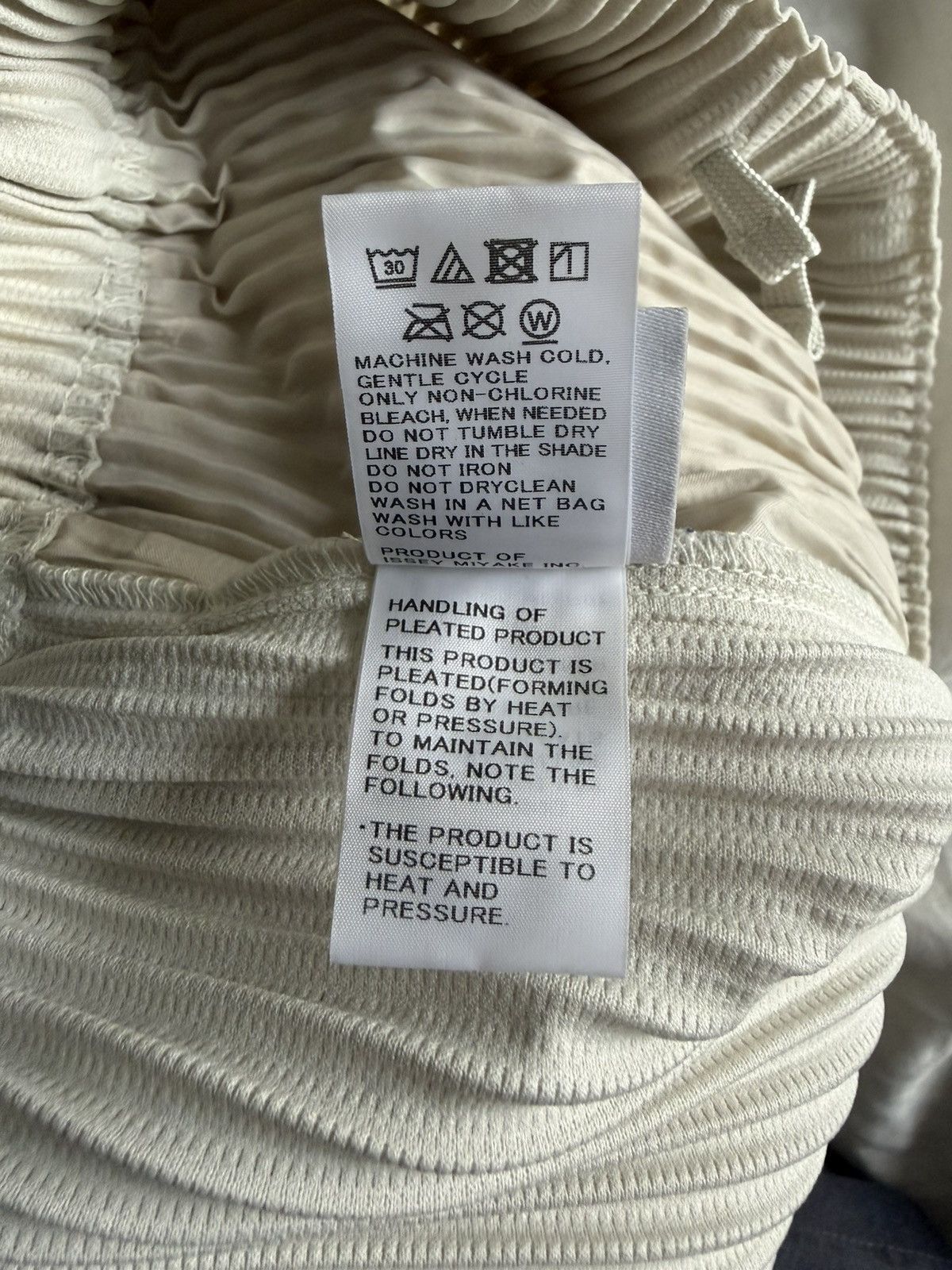 Homme Plisse Issey Miyake Homme Plisse White Tapered Pants Size 3 Size US 30 / EU 46 - 5 Thumbnail