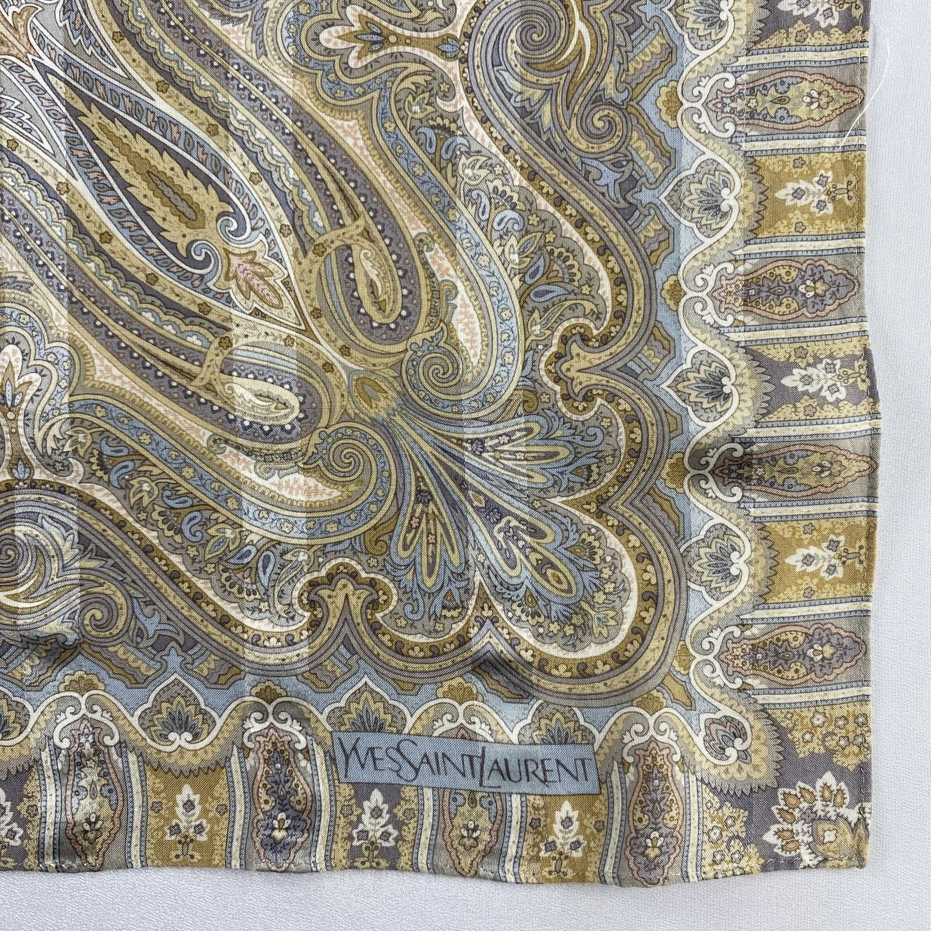 Vintage Yves Saint Laurent Bandana/ Handkerchief / Neckerchief-P1764 Size ONE SIZE - 3 Thumbnail