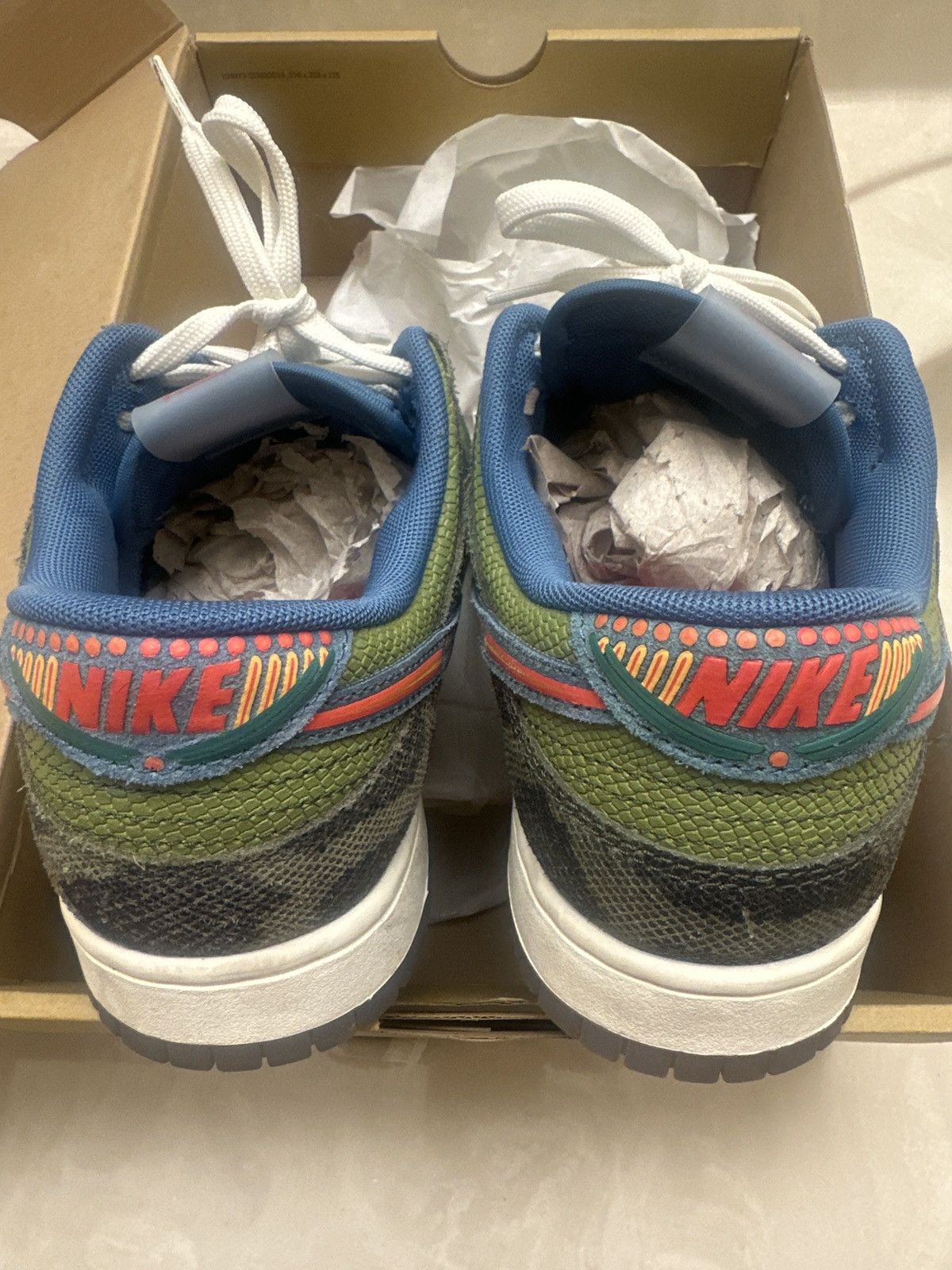 Nike Dunk Low “siempre familia” Size US 9.5 / EU 42-43 - 4 Thumbnail