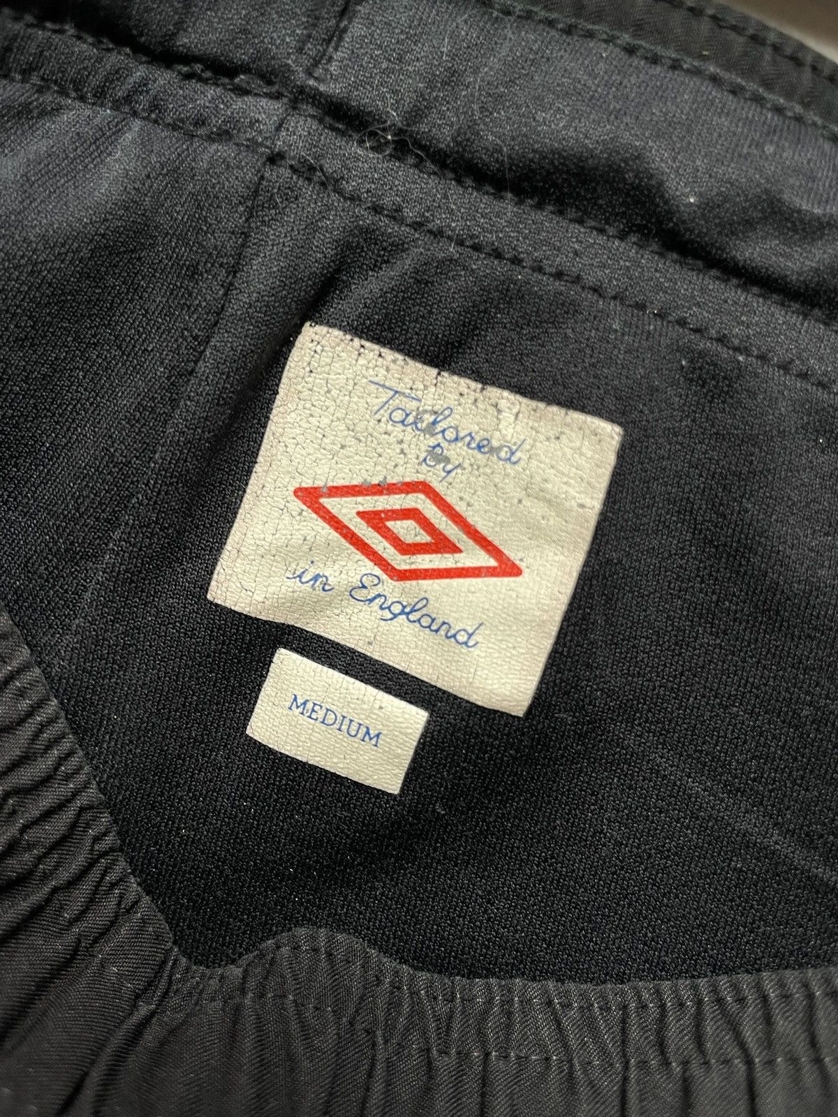 Umbro × Vintage Vintage Umbro Manchester City soccer shorts size M black Size US 32 / EU 48 - 4 Thumbnail