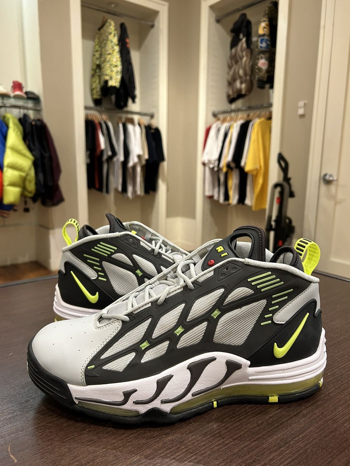 Nike Air Max Pillar 2012 Neutral Grey Volt