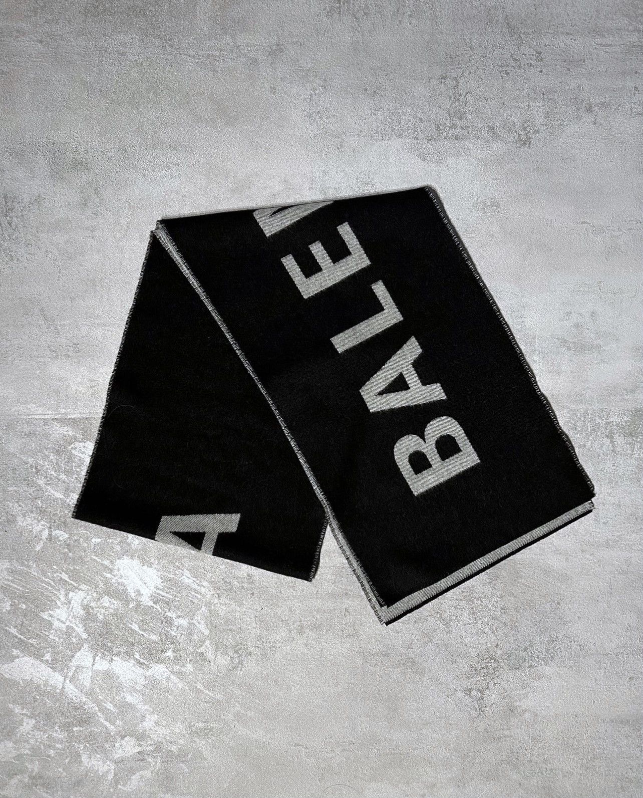 Balenciaga Balenciaga Logo Scarf Size ONE SIZE - 1 Thumbnail