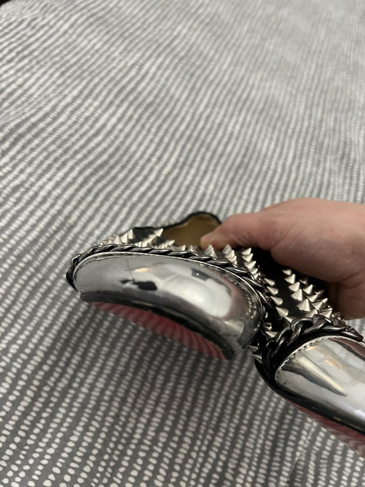 Christian Louboutin Christian Louboutin Black Spike Leather Slippers Sz 39 Size US 9 / IT 39 - 5 Thumbnail