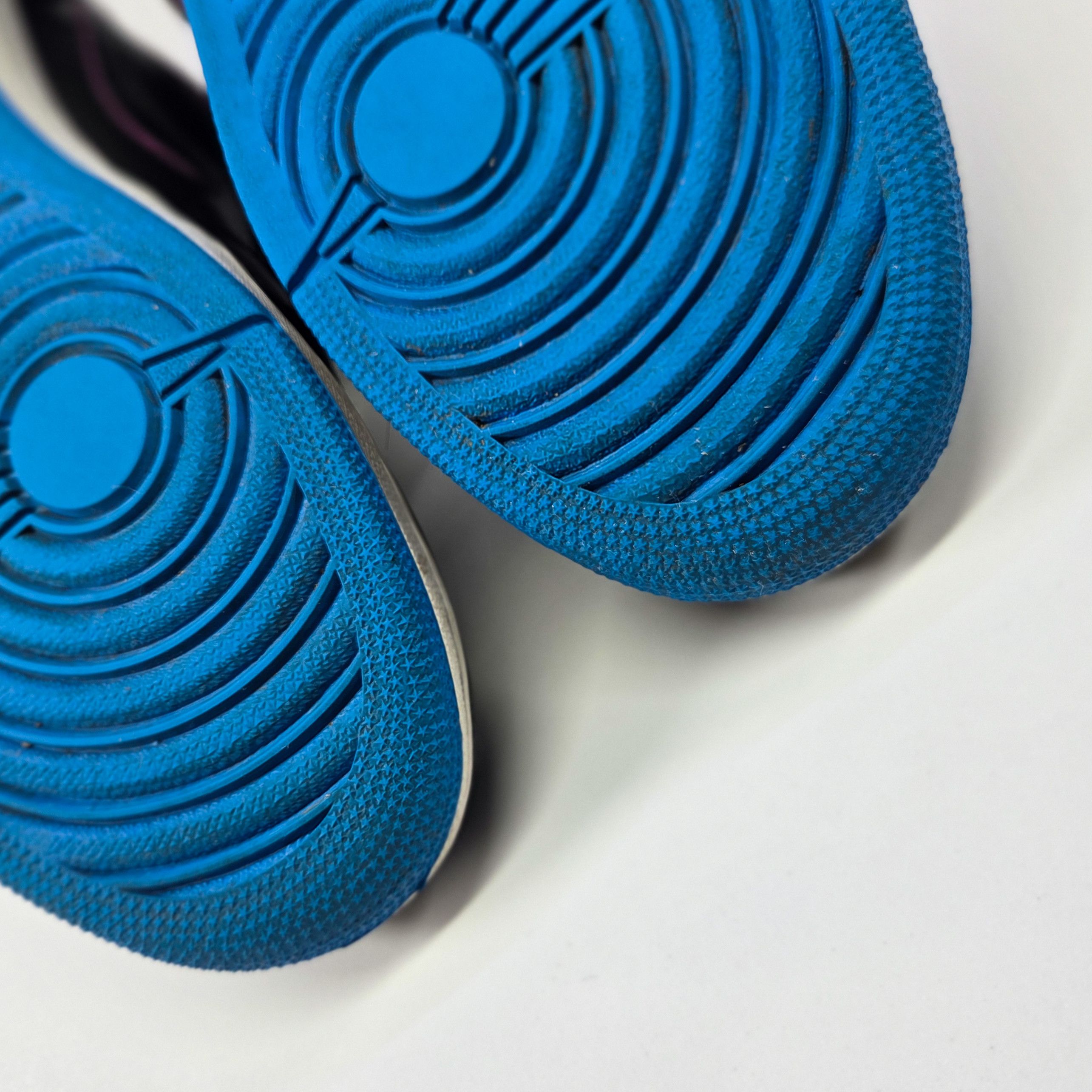 Nike Nike Air Jordan 1 Mid Radio Raheem Size 9.5M 554724-029 Size US 9.5 / EU 42-43 - 7 Thumbnail