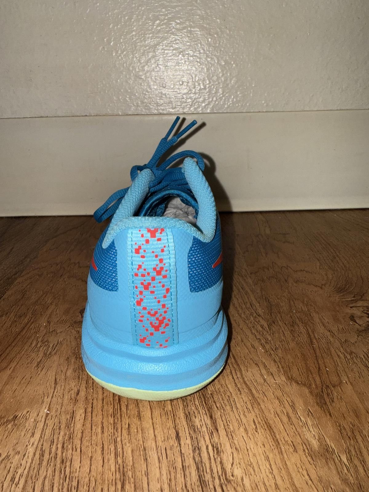 Nike Nike Kobe Mentality Clear Water (Gs) Size US 5 / EU 37 - 8 Thumbnail
