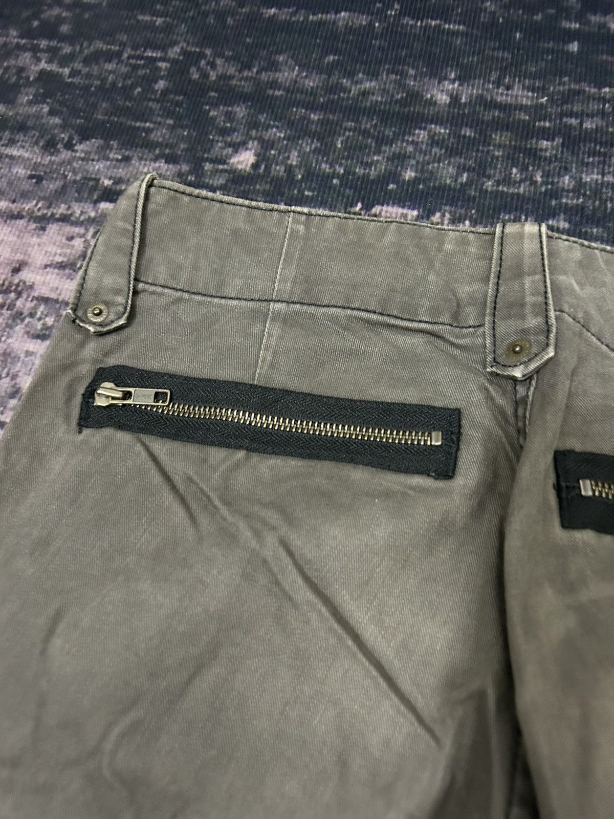 Katharine Hamnett London Katharine Hamnett London Faded Kargo Zip Leg Flare Pants Size US 31 - 12 Thumbnail