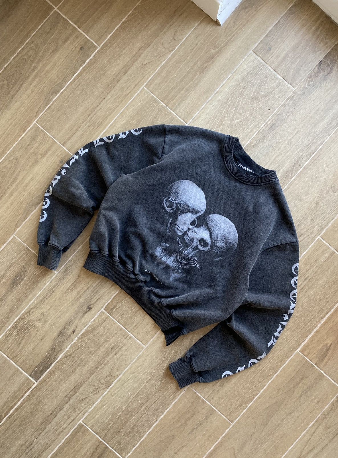 Han Kjobenhavn Han Kjobenhavn Aliens Kisses Sweatshirt Size US S / EU 44-46 / 1 - 1 Thumbnail