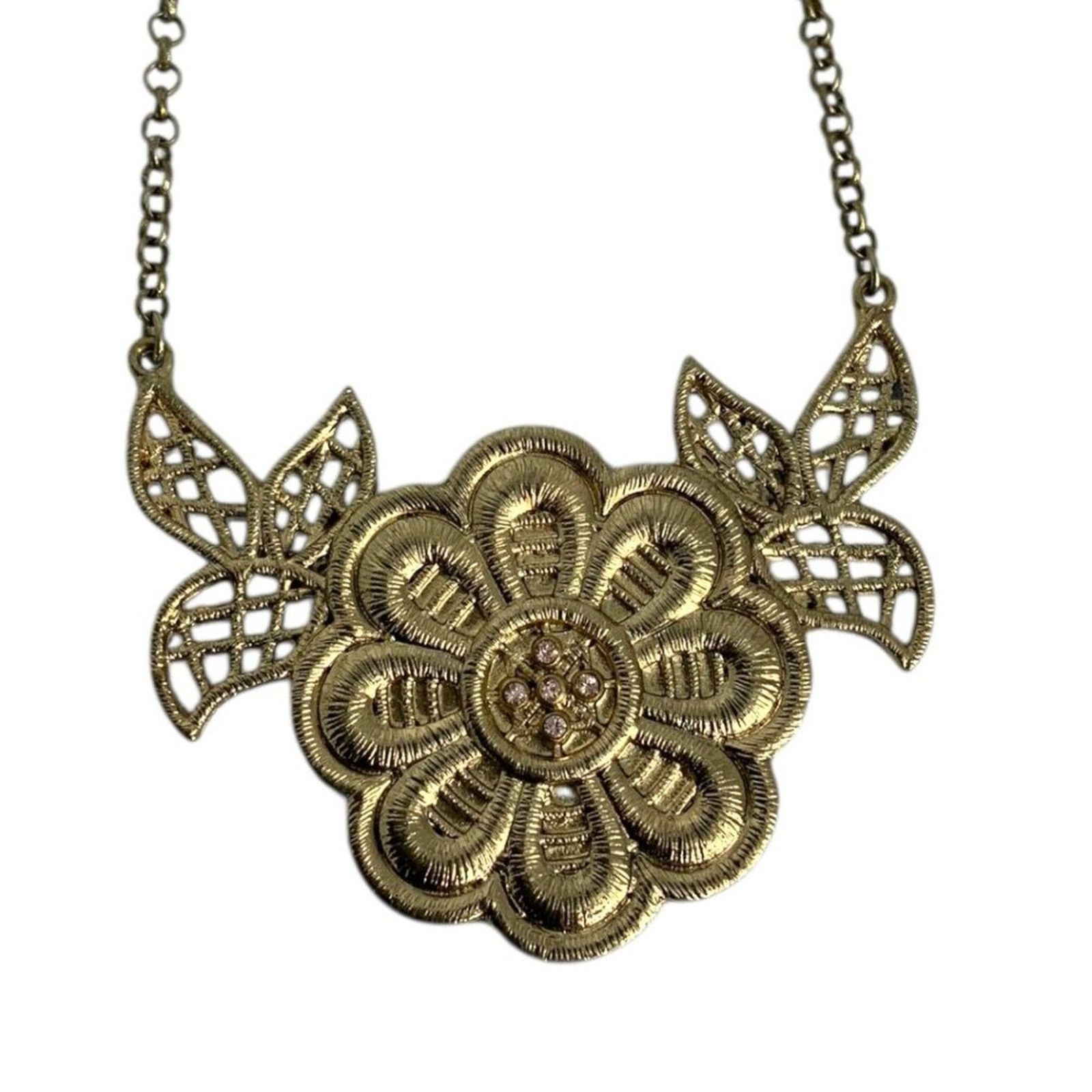 Other Floral Lace Embroidery Effect Gold Tone Chain Necklace Size ONE SIZE - 2 Thumbnail