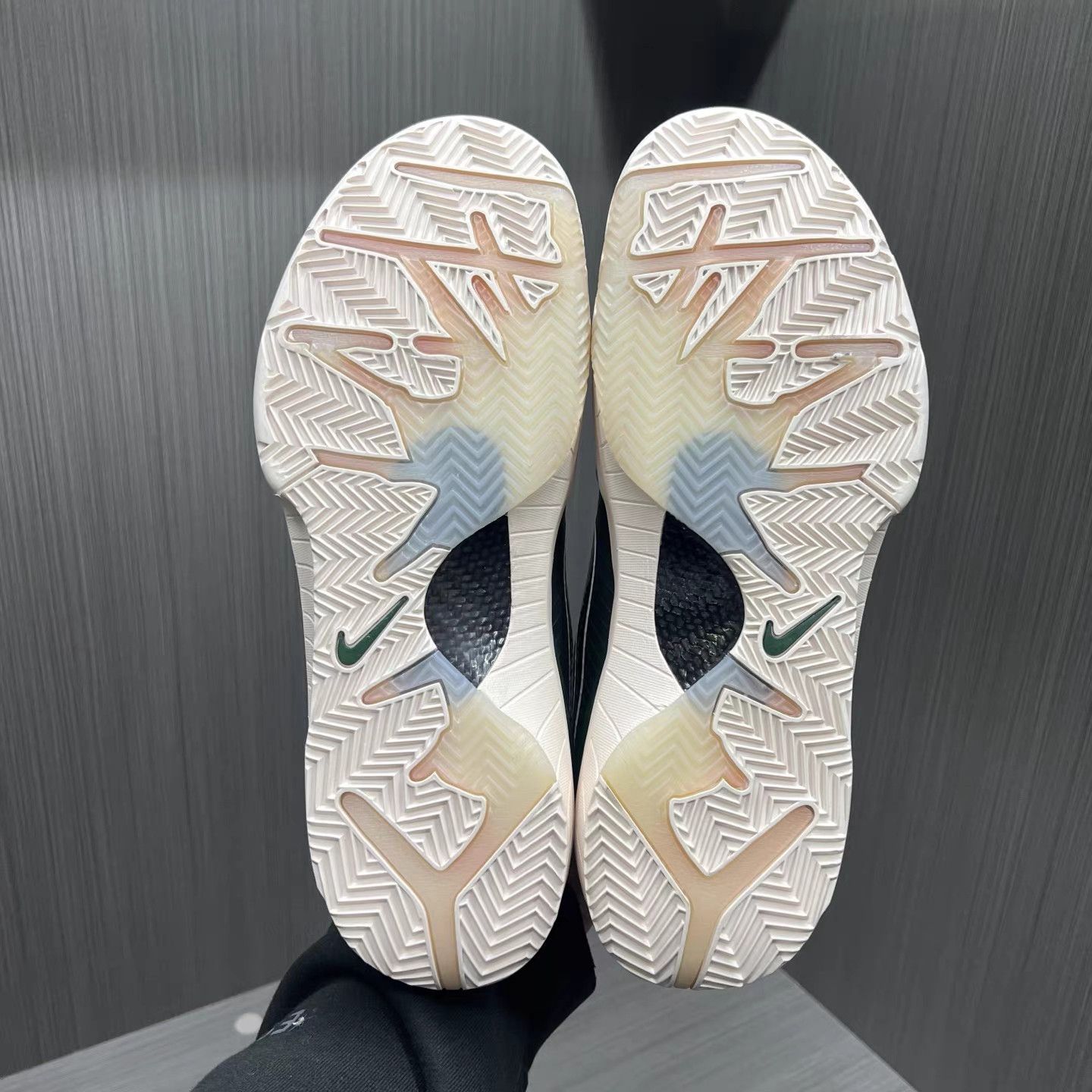 Nike UNDEFEATED x Nike Kobe 4 Protro Bucks K15 Size US 13 / EU 46 - 5 Thumbnail