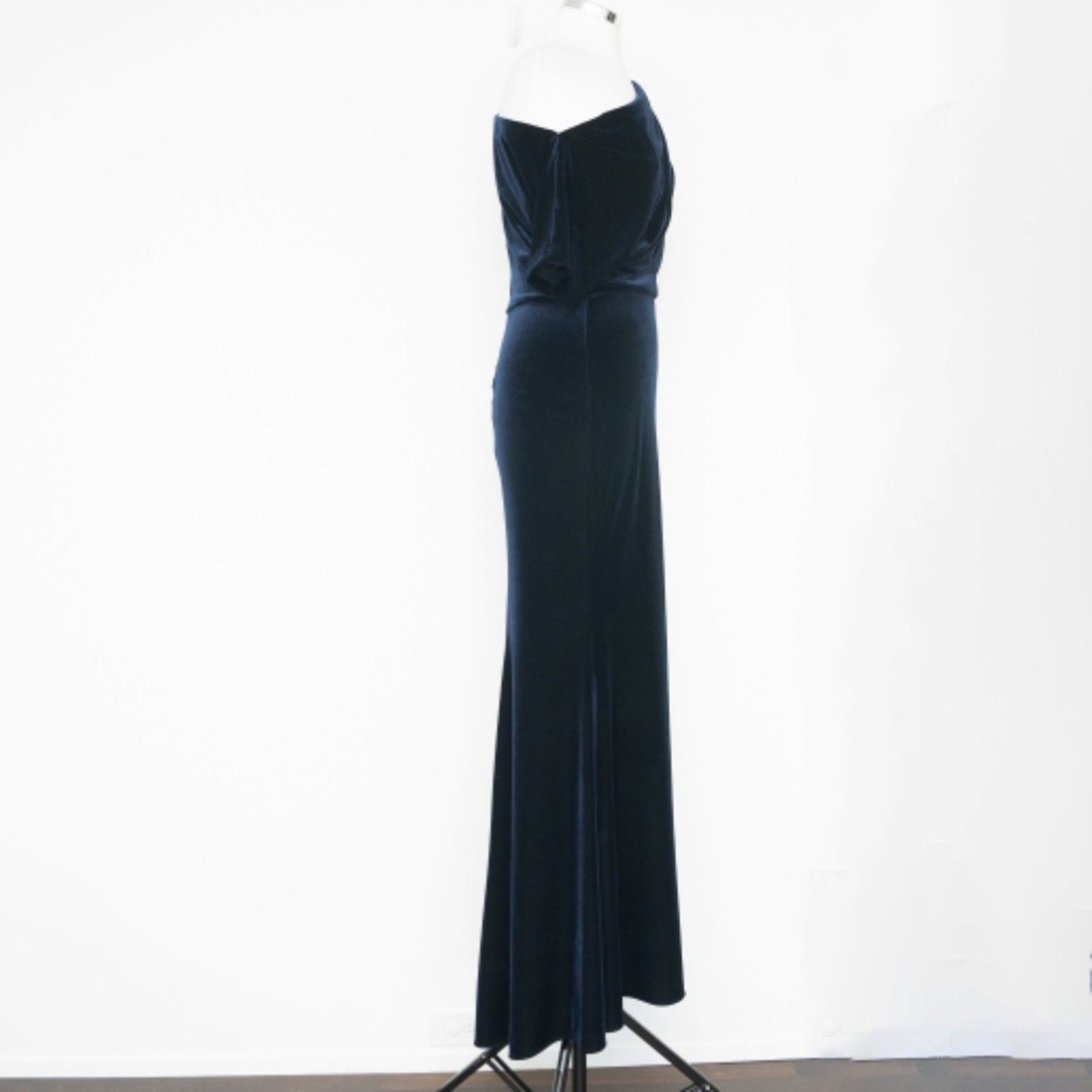 Designer Betsy & Adam. Off the Shoulder Stretch Velvet Gown. Size M / US 6-8 / IT 42-44 - 4 Thumbnail