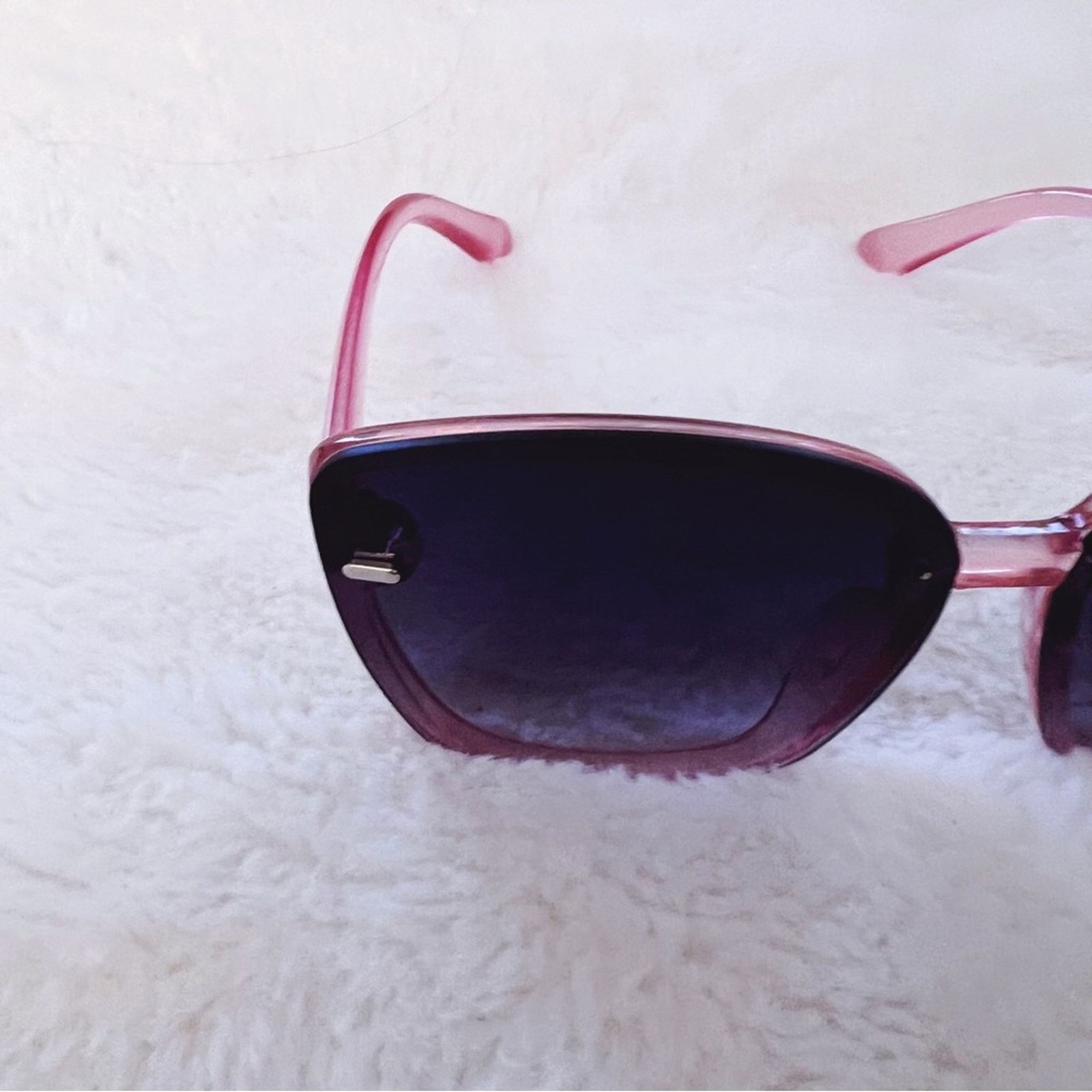 Other Giselle Black & Pink Oversized Cat Eye Sunglasses Size ONE SIZE - 3 Thumbnail