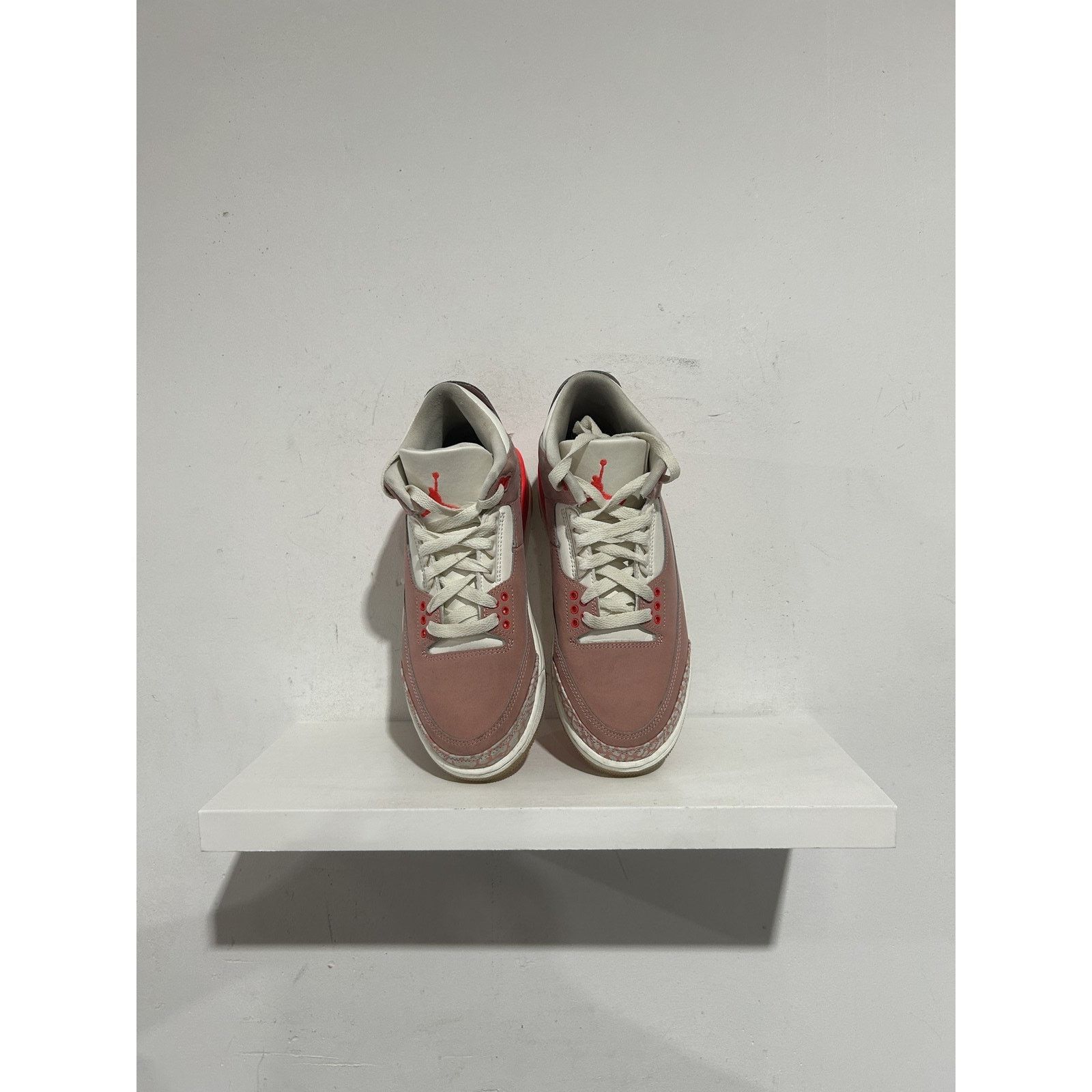 Nike JORDAN 3 RETRO RUST PINK SIZE 7W (5.5M) PREOWNED Size US 5.5 / EU 38 - 3 Thumbnail