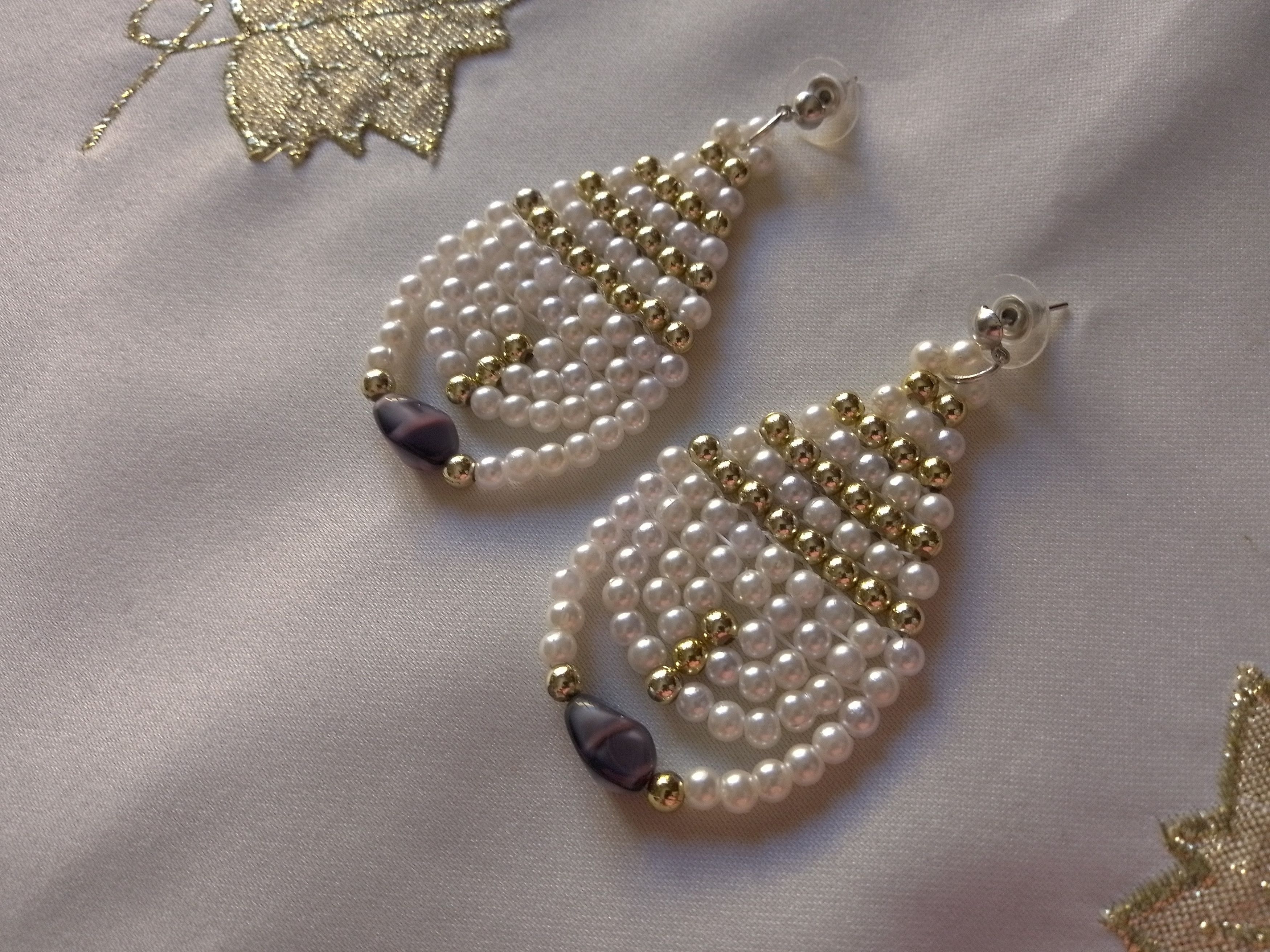 Handmade Earrings Pearls White/Gold Teardrop Tumbled Amethyst Stones Size ONE SIZE - 2 Thumbnail