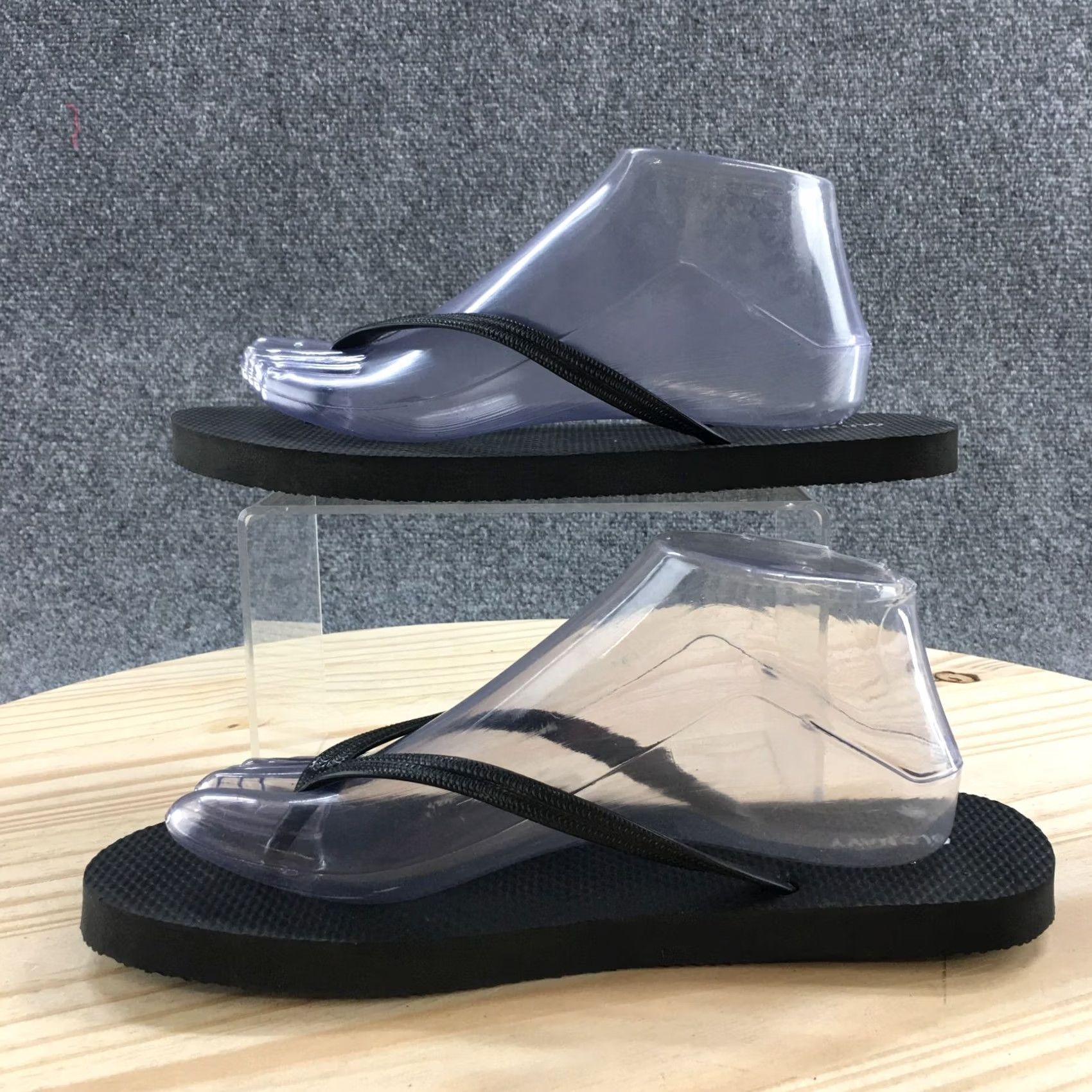 Old Navy Old Navy Sandals Womens 10 Flip Flop Black Toe-Post Comfort Casual Low Top NEW Size L / US 10 / IT 46 - 2 Thumbnail