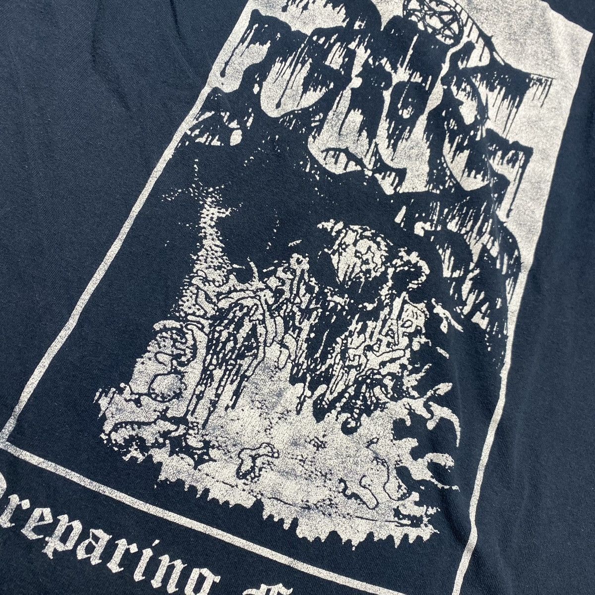 Band Tees Darkthrone 'preparing from war' 2001 vtg Size US L / EU 52-54 / 3 - 3 Thumbnail