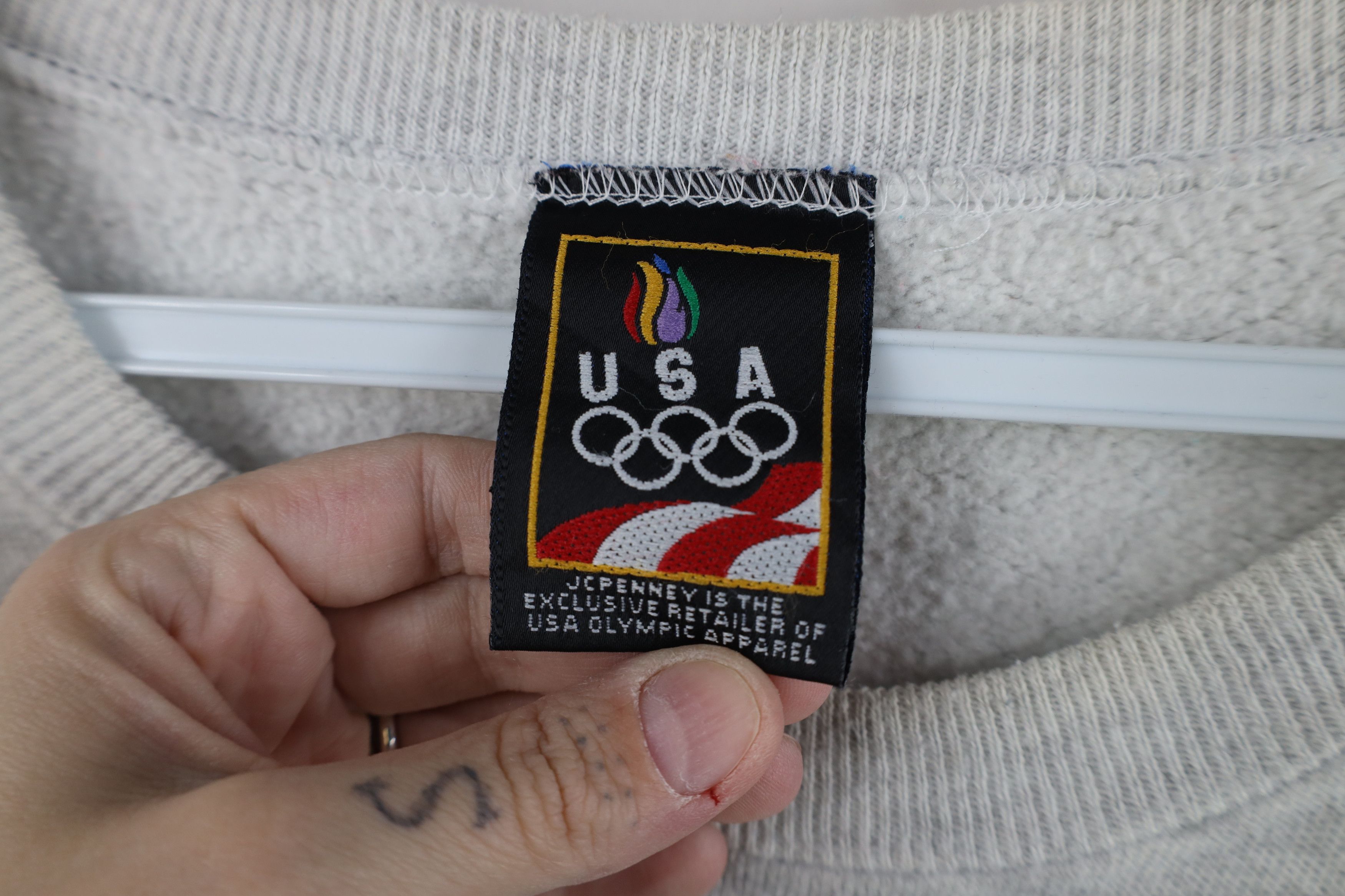 Vintage Vintage 90s USA Olympics Crewneck Sweatshirt Gray USA Size US L / EU 52-54 / 3 - 8 Thumbnail