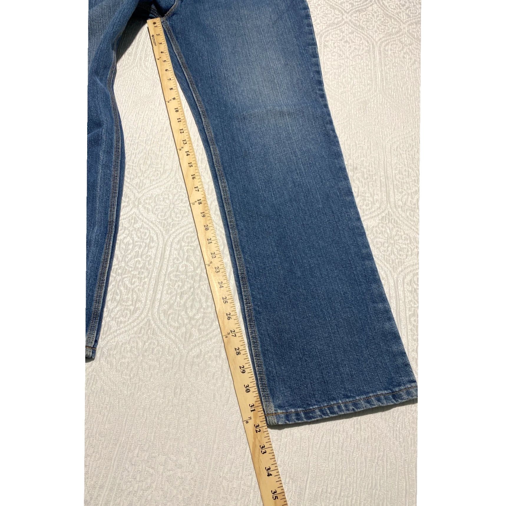 Carhartt Carhartt Jeans Mens 38x32 Medium Wash Blue Denim 101496 420 Regular Straight Denim 5-Pocket Logo Patch Blue Mens Size US 38 / EU 54 - 7 Thumbnail
