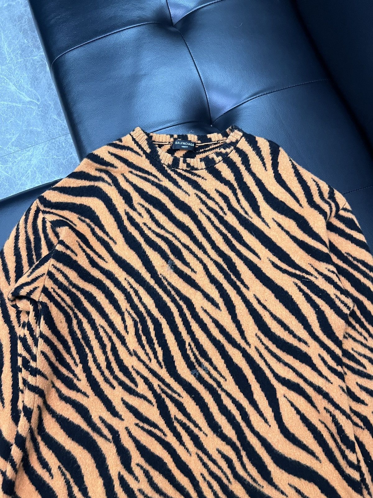 Balenciaga Balenciaga by Demna SS22 Year of the Tiger Tiger Print Cashm Size US S / EU 44-46 / 1 - 5 Thumbnail