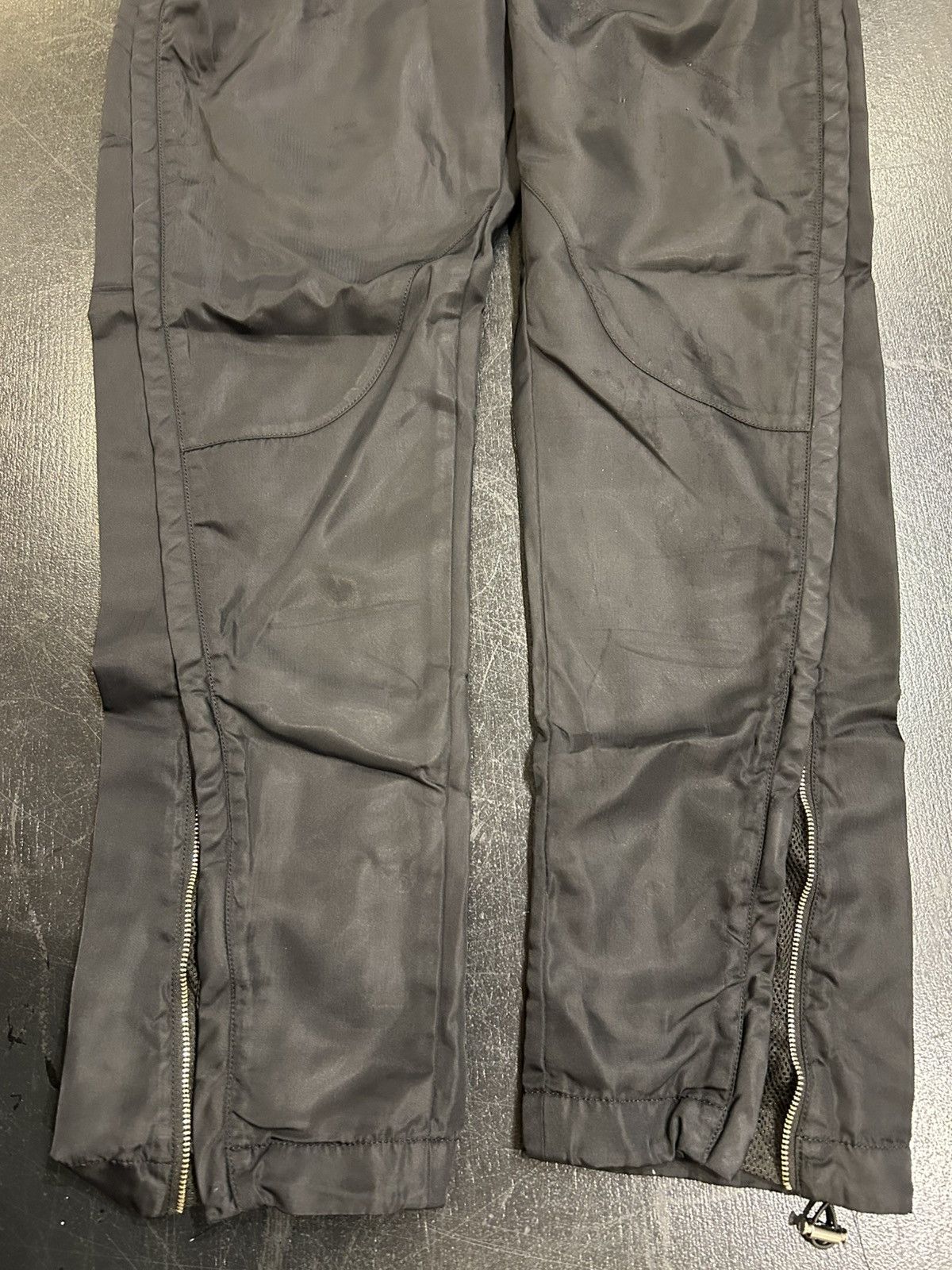 1017 ALYX 9SM 1017 Alyx 9sm Nylon Key Ring Pants Size US 29 - 3 Thumbnail