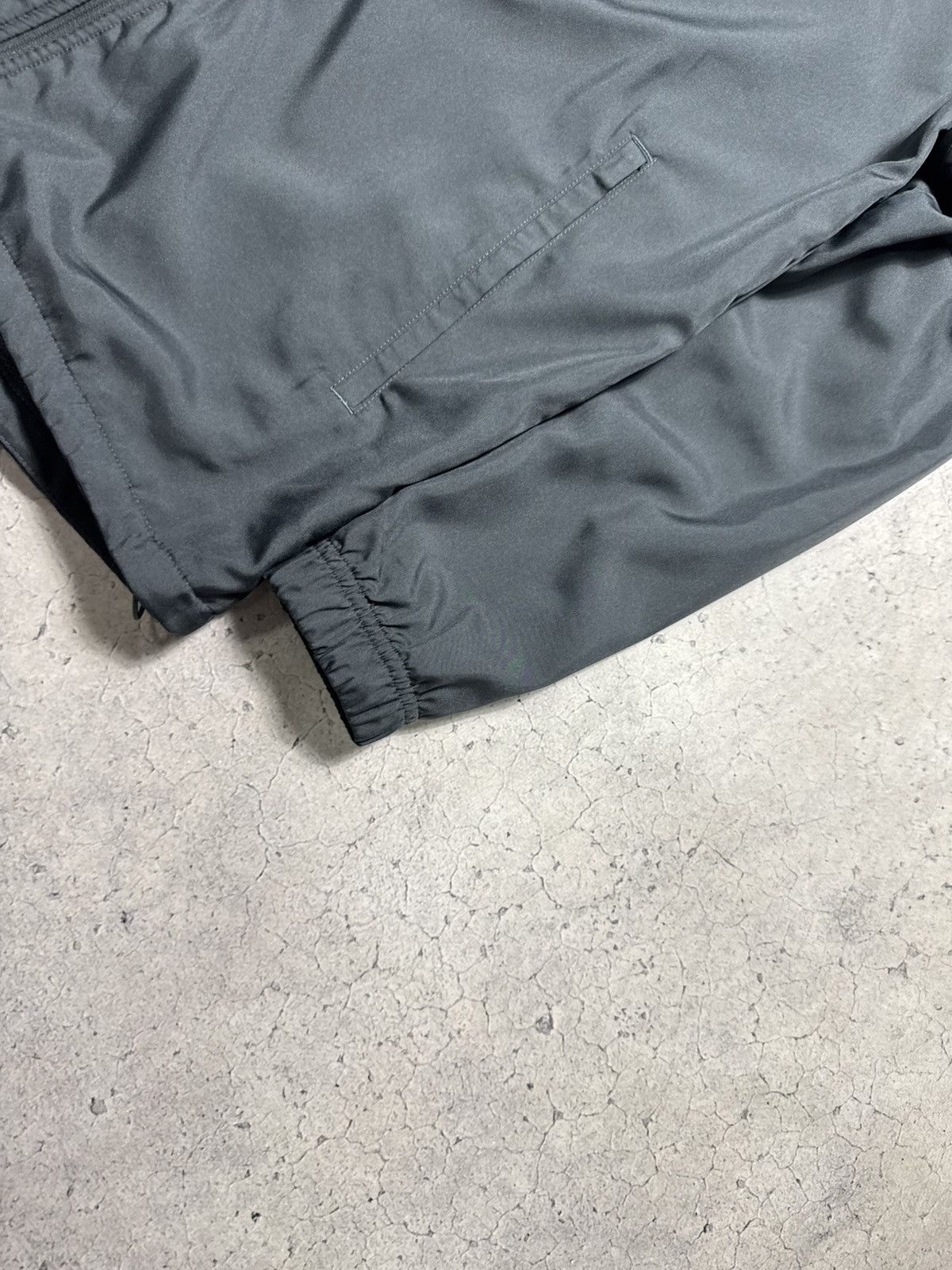 Nike Nike FC Liverpool Nylon Football Track Suit Jacket And Pants Size US M / EU 48-50 / 2 - 4 Thumbnail