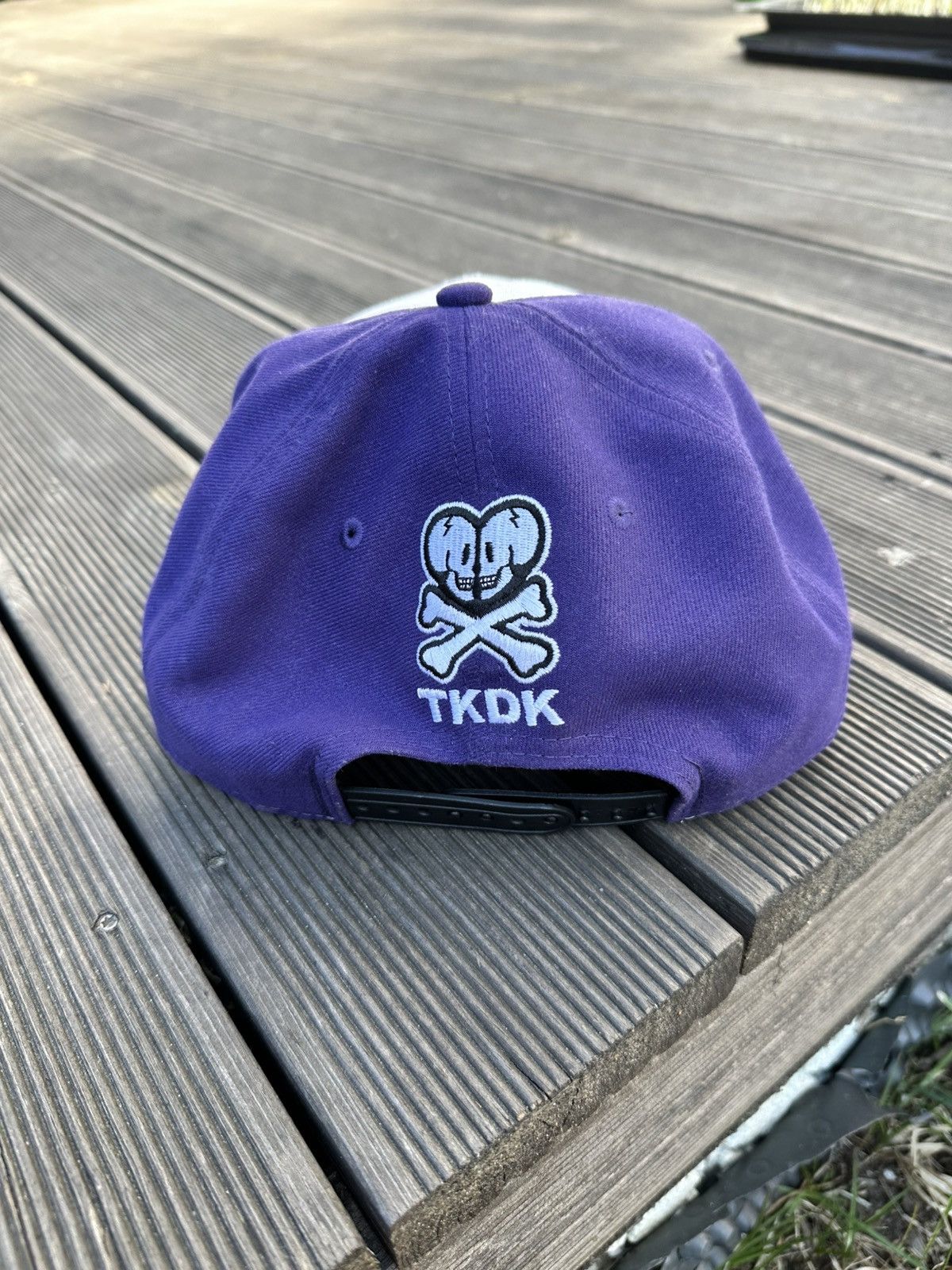 New Era × tokidoki TKDK Tokidoki 9Fifty New Era Tattoo Girl Spades Hat Size ONE SIZE - 4 Thumbnail