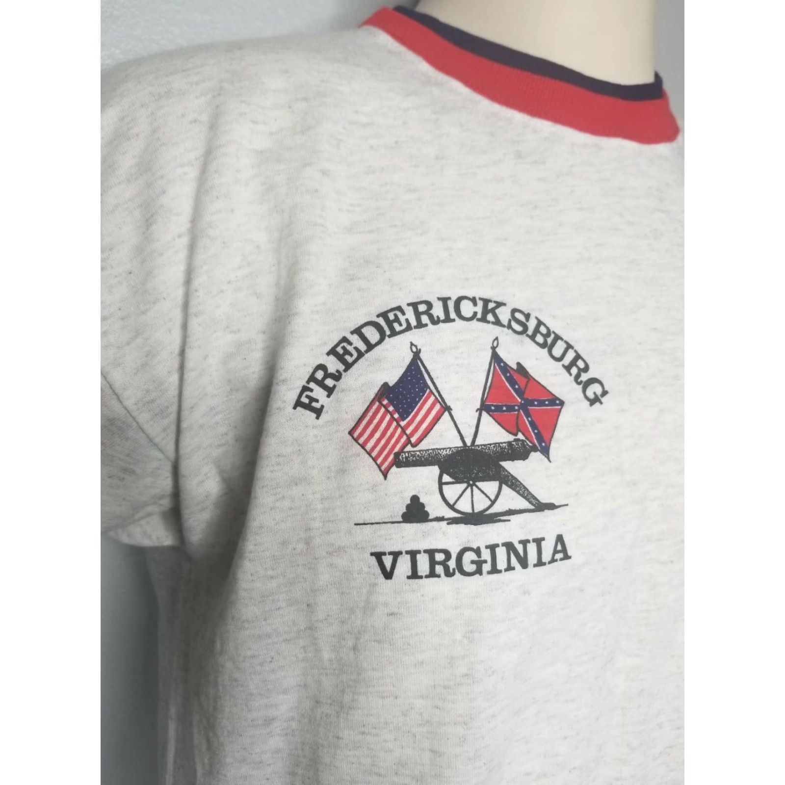 Vintage VINTAGE Tee-rific Mens L T Shirt 50/50 Patriotic Flag Gray 90s USA Army Crew Neck Short Sleeve Shirt Mens Size US L / EU 52-54 / 3 - 2 Thumbnail