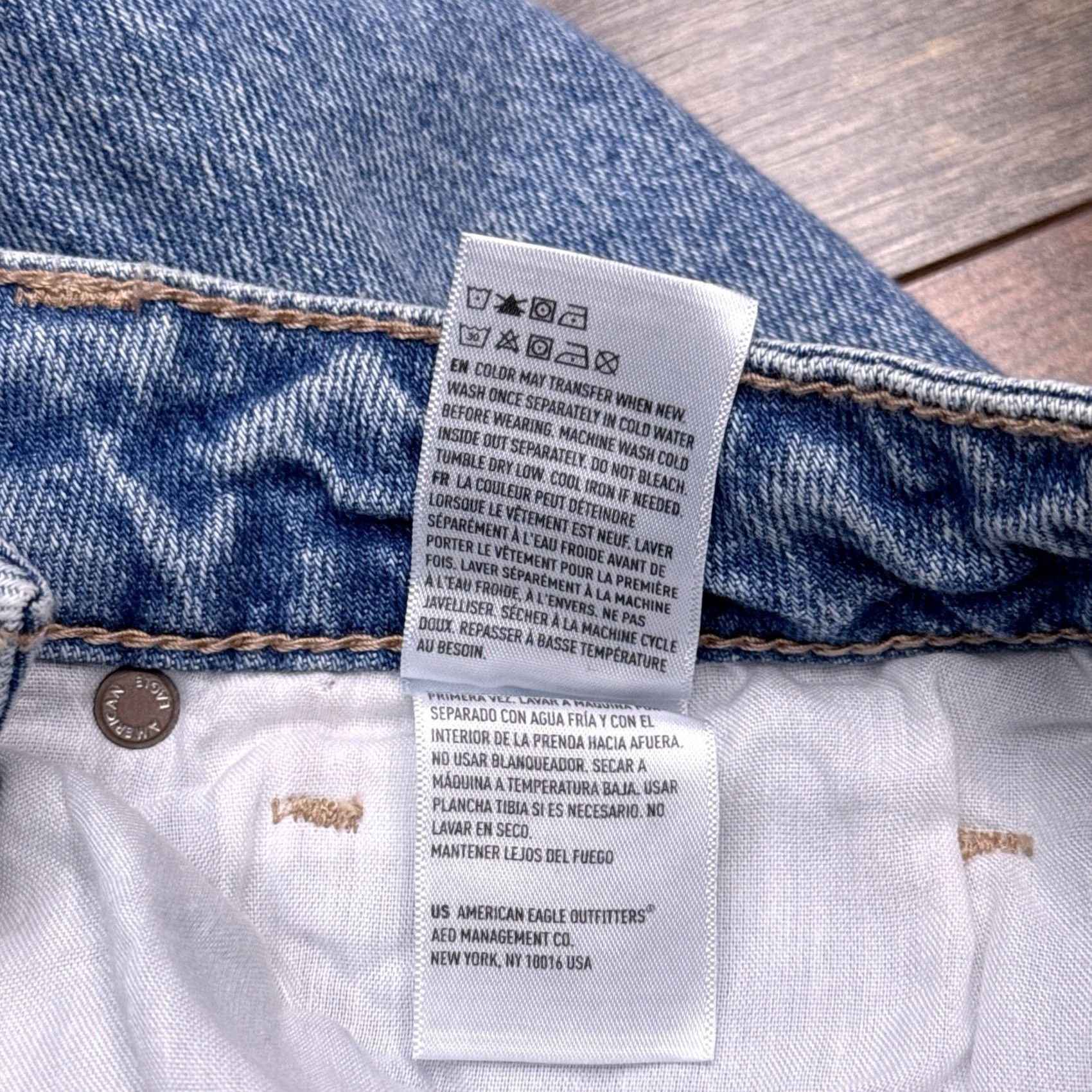 American Eagle Outfitters American Eagle Mom Jeans Womens 8 29W High Rise Stretch Distressed New Blue 90s Grunge Retro Logo Jeans Womens Style Mom Size 30" / US 8 / IT 44 - 7 Thumbnail