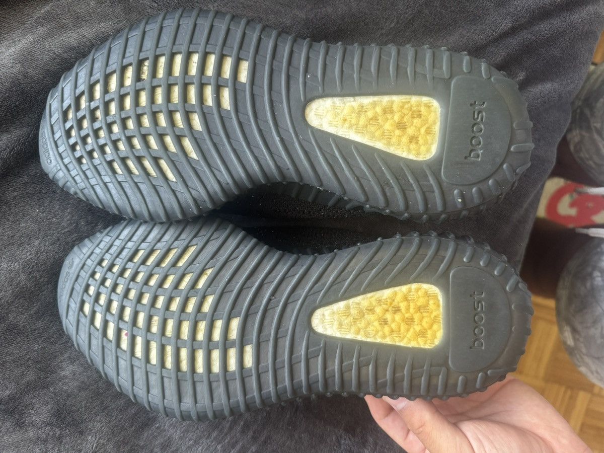 Yeezy Yeezy 350 v2 Oreo Size US 9.5 / EU 42-43 - 5 Thumbnail