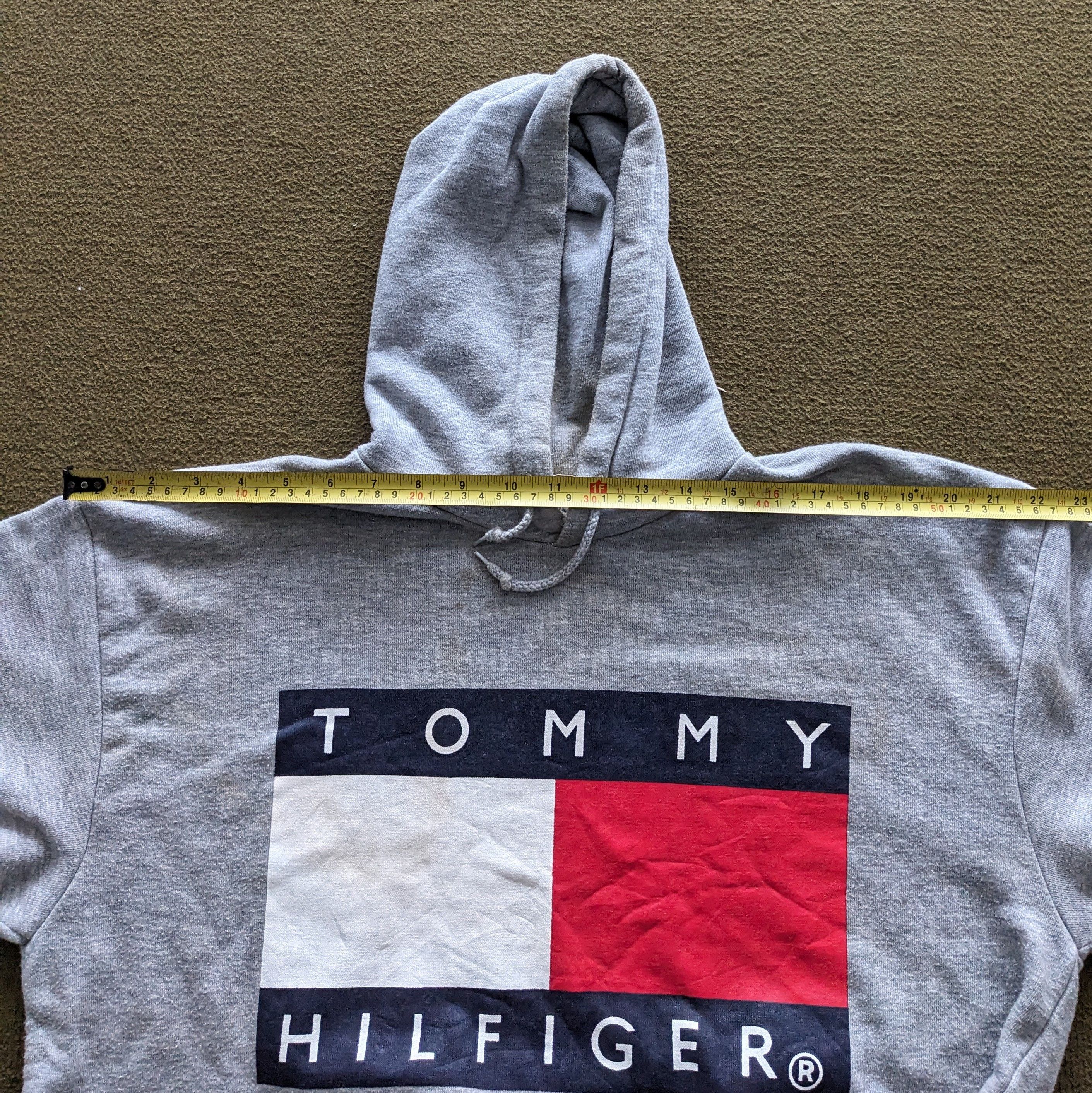 Vintage Vintage Tommy Hilfiger Designer Brand Sweatshirt Hoodies Size US L / EU 52-54 / 3 - 7 Thumbnail