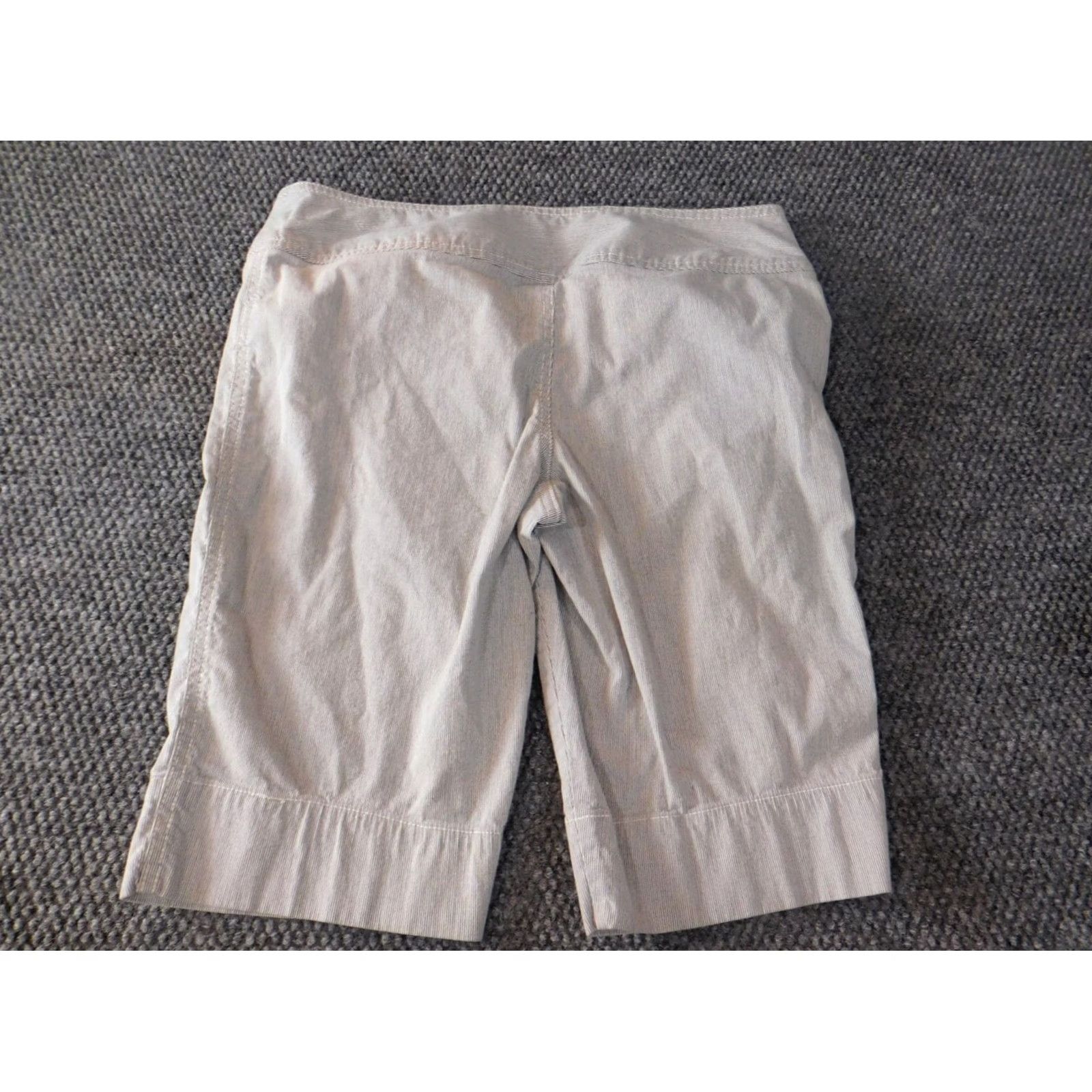 Madison Madison Womens Shorts 4 Gray Striped Classic Stretch Button Size 28" / US 6 / IT 42 - 7 Thumbnail