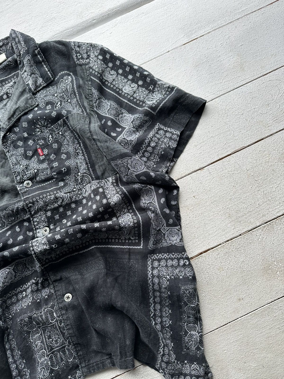 Levi's × Levi's Vintage Clothing × Vintage 🚨Vintage Levi’s BANDANA PRINT Black Button Longsleeve HAWAII Size US S / EU 44-46 / 1 - 3 Thumbnail
