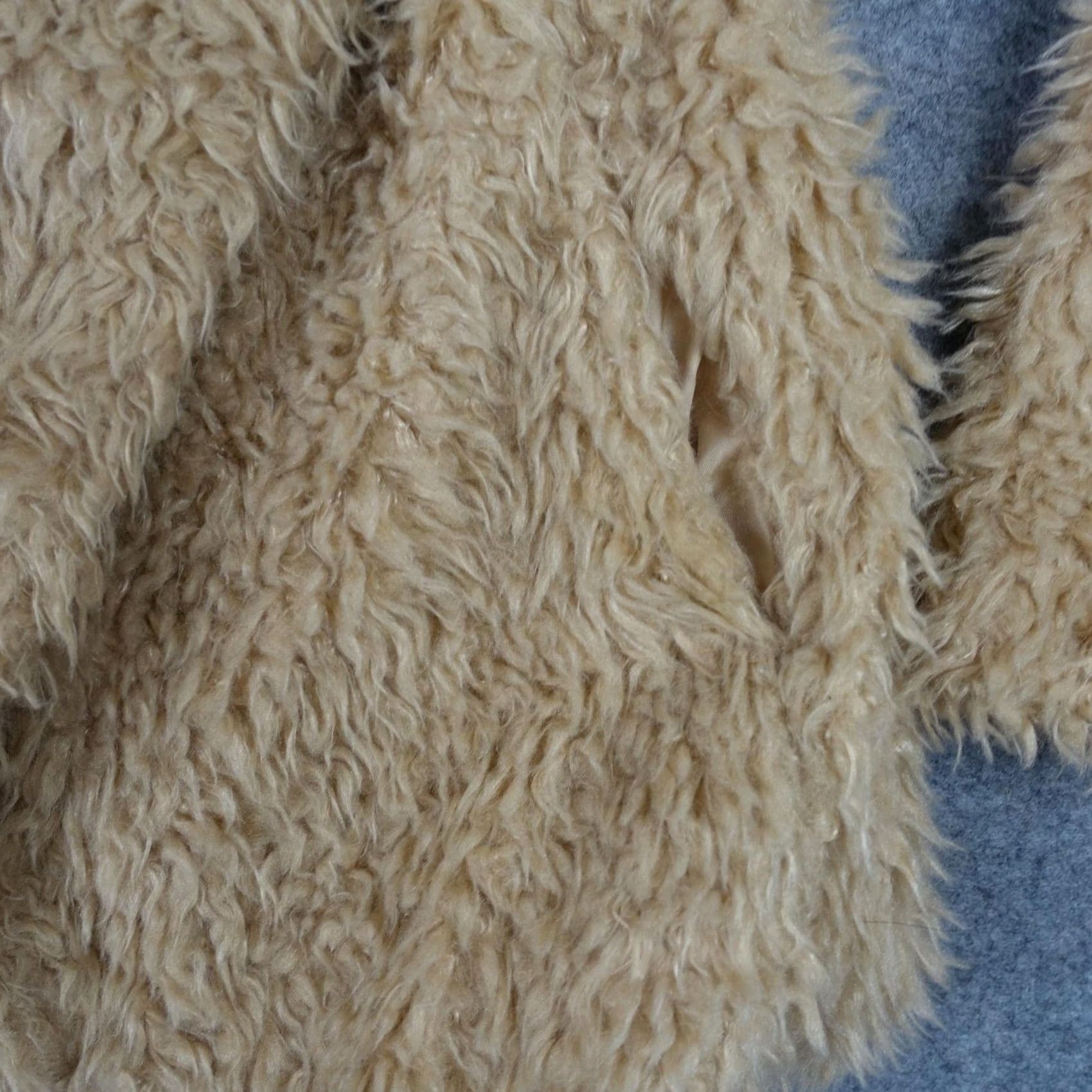 Vintage Me Jane Jacket Womens Medium Beige Shaggy Faux Fur Open Front Sherpa Teddy Y2K Size M / US 6-8 / IT 42-44 - 3 Thumbnail