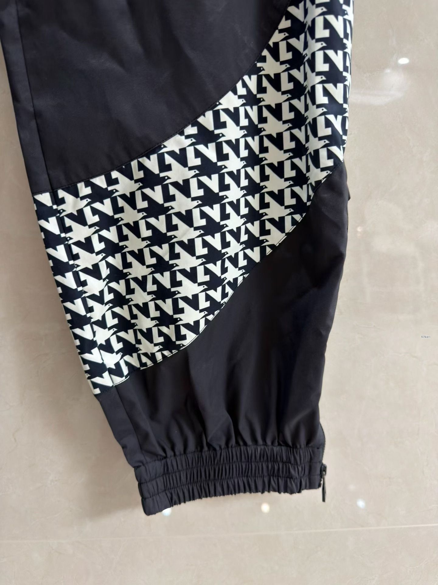 Louis Vuitton Louis Vuitton LV Doves Houndstooth Tech Joggers Size US 28 / EU 44 - 3 Thumbnail
