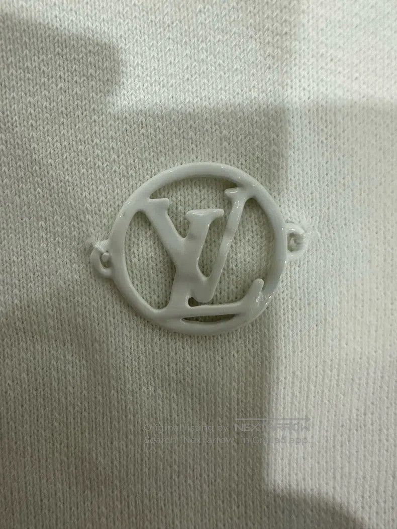 Louis Vuitton Louis Vuitton 24 New Embroidered Logo Sweatshirt Size US L / EU 52-54 / 3 - 4 Thumbnail