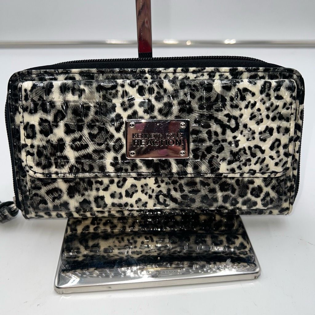 Kenneth Cole Kenneth Cole Reaction Snow Leopard Zip Around Wallet Size ONE SIZE - 4 Thumbnail