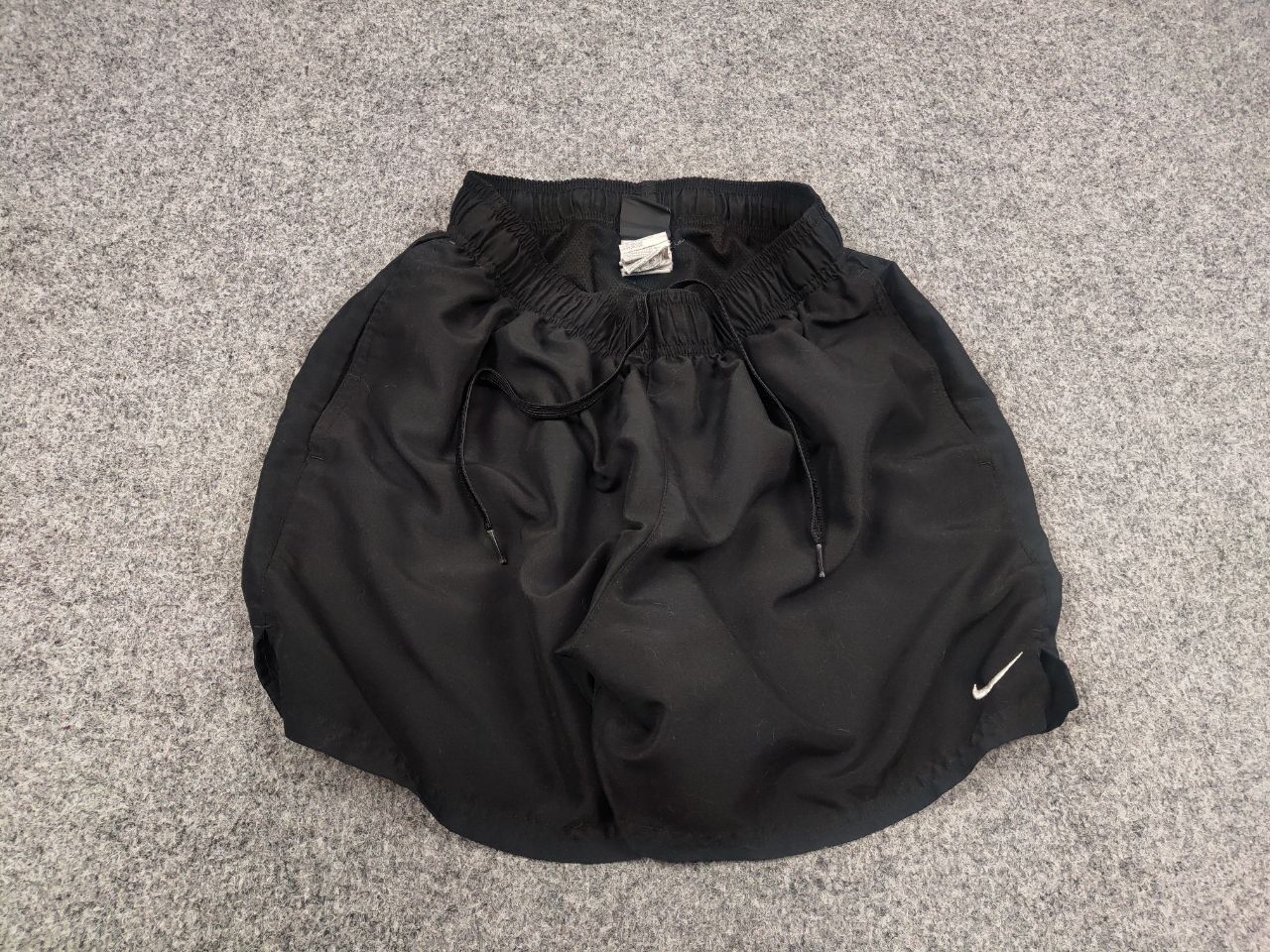 Nike Vintage Nike Swoosh Black Casual Y2K Style Shorts Size US 32 / EU 48 - 2 Thumbnail