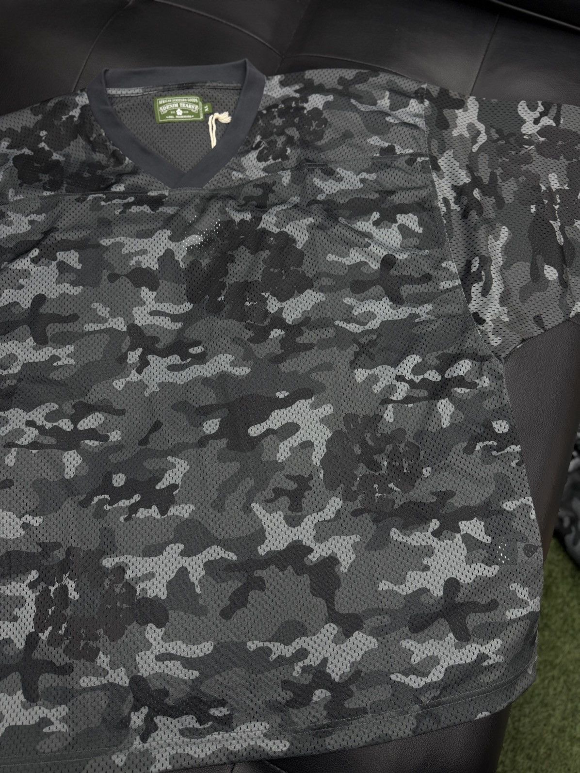 DENIM TEARS Denim Tears Black Camo Cotton Wreath Jersey Size XL (NEW) Size US XL / EU 56 / 4 - 2 Thumbnail