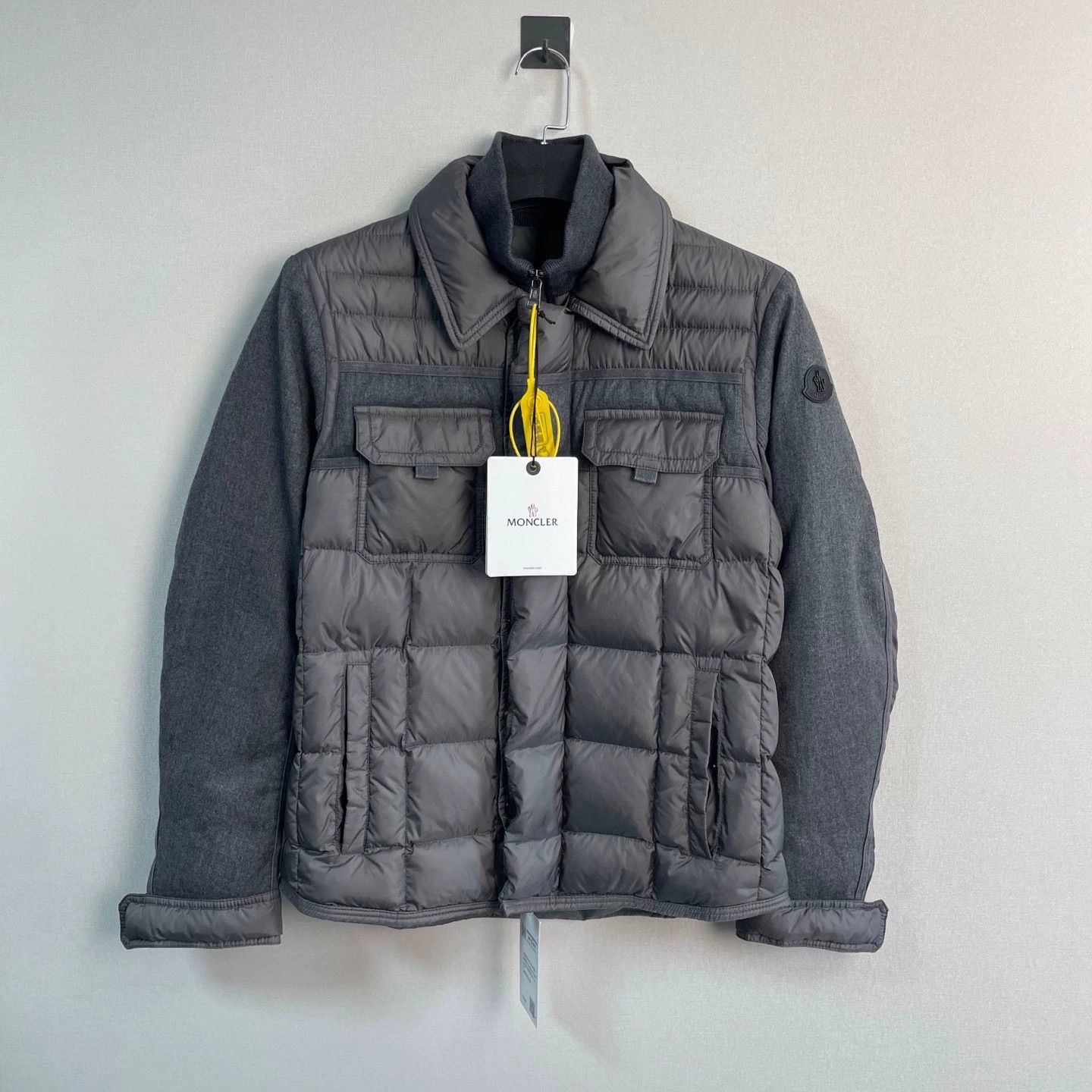 Moncler moncler hooded puffer jacket with pockets Size US M / EU 48-50 / 2 - 1 Thumbnail