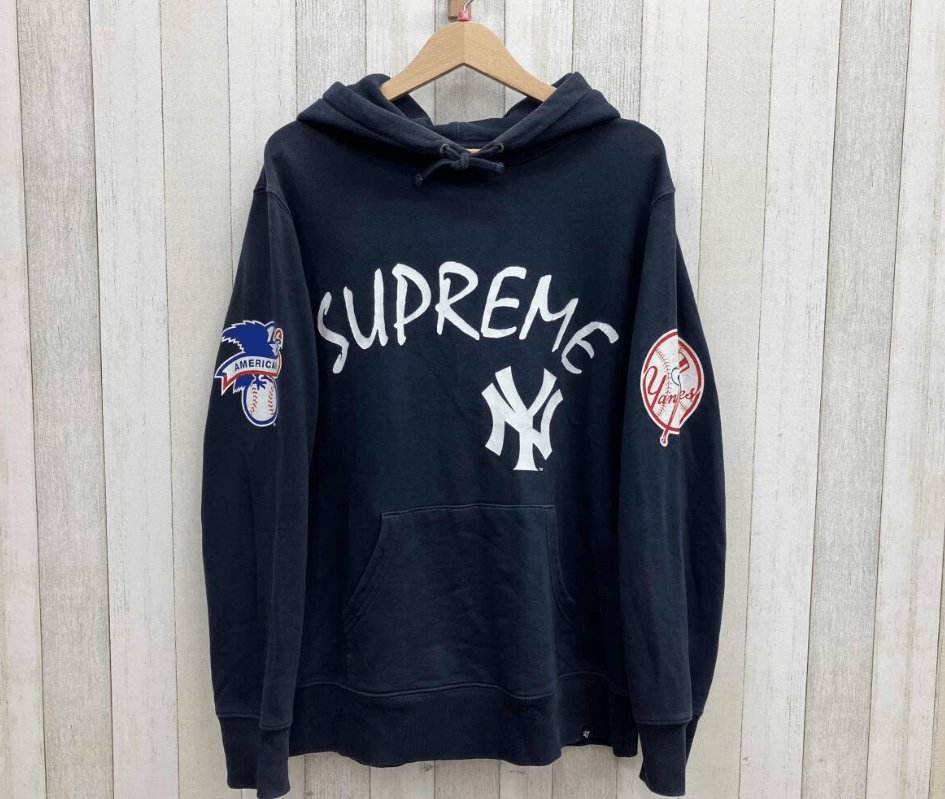 Supreme 15SS New York Yankees Logo Pullover Hoodie