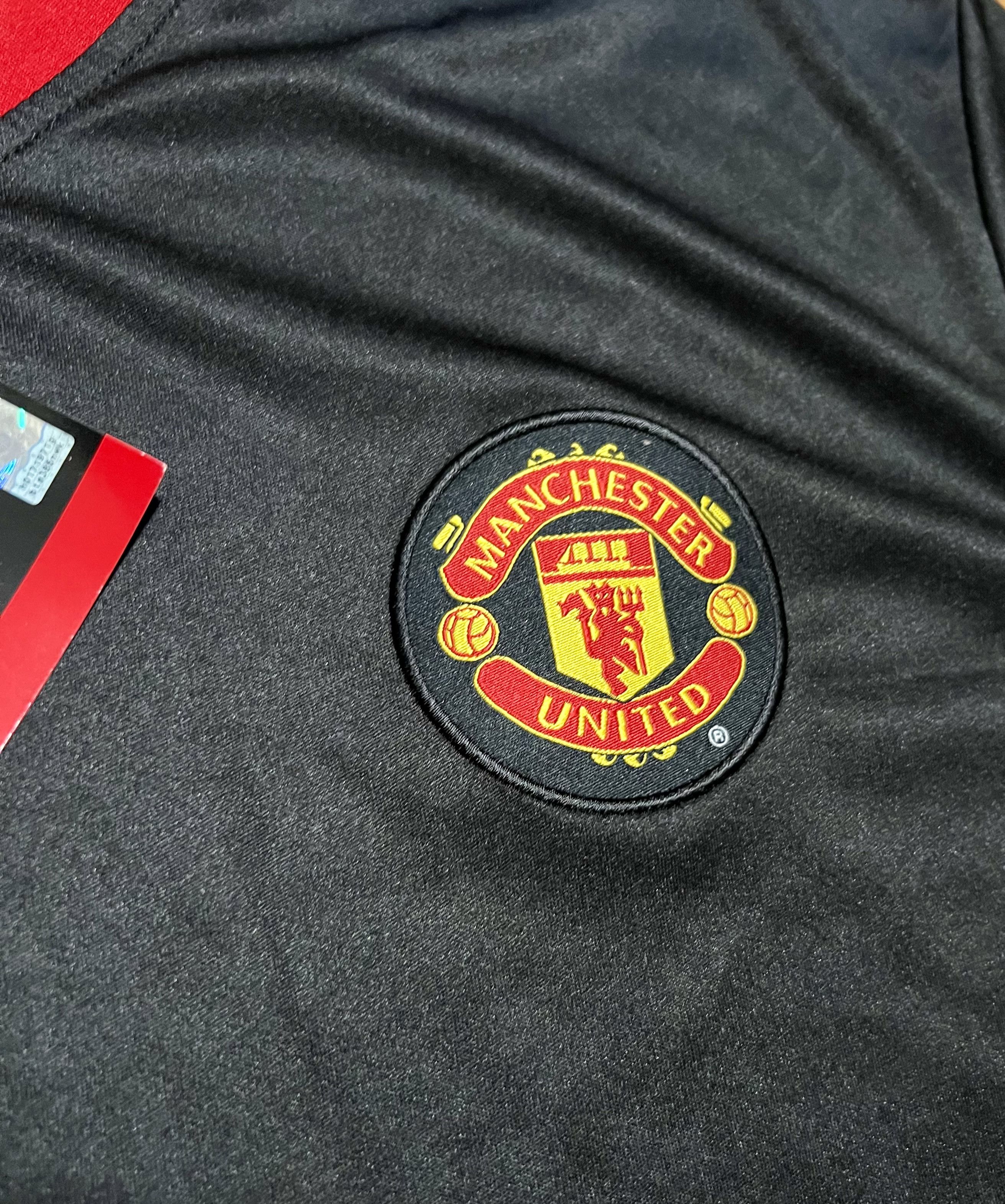 Other Manchester United Black & Red Soccer/Futbol Jersey Size US L / EU 52-54 / 3 - 5 Thumbnail