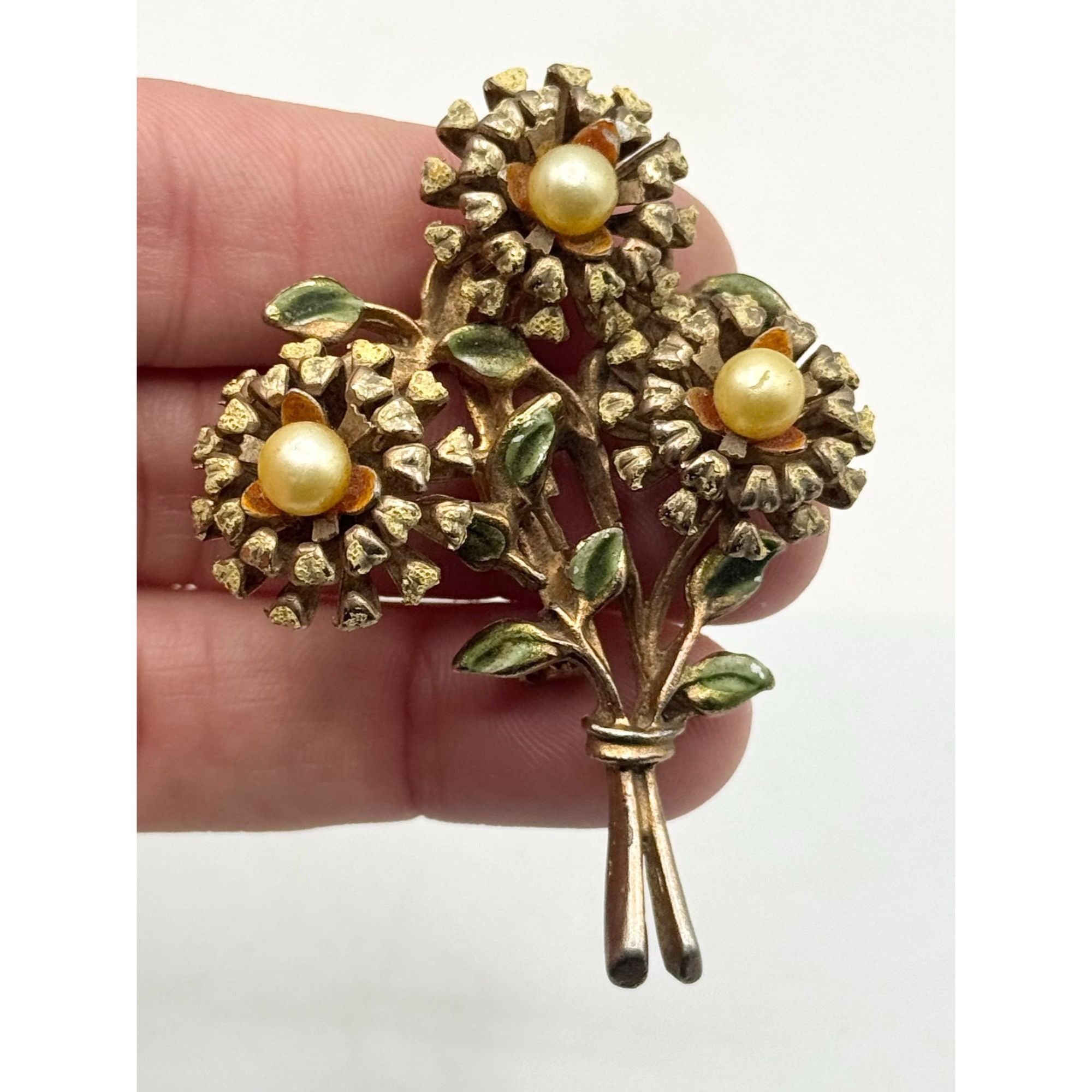 Vintage Vintage three flowers floral faux pearl brooch pin Size ONE SIZE - 1 Thumbnail