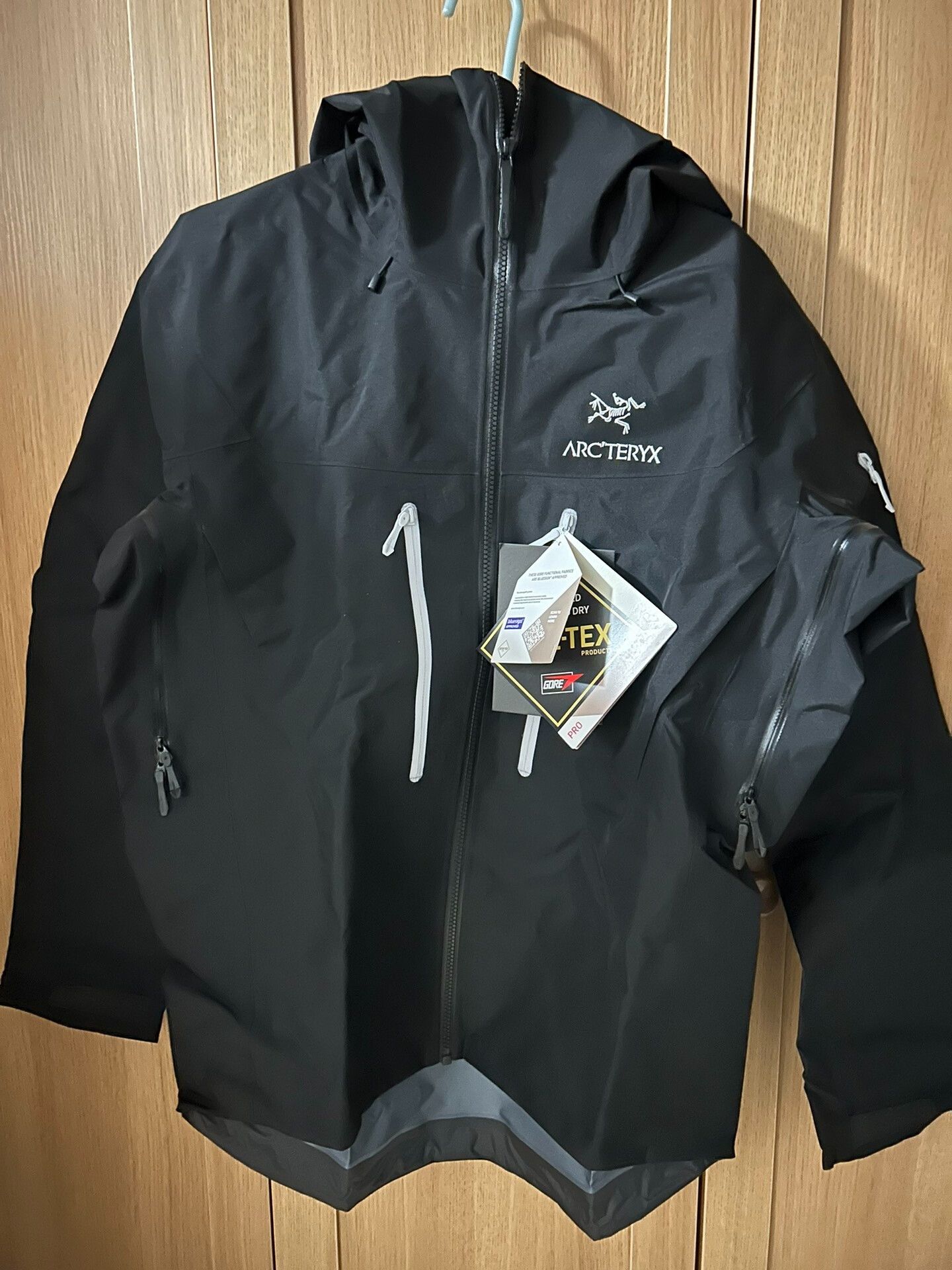 Arc'teryx × Palace Palace x Arc'teryx Alpha SV Jacket Grey | Grailed