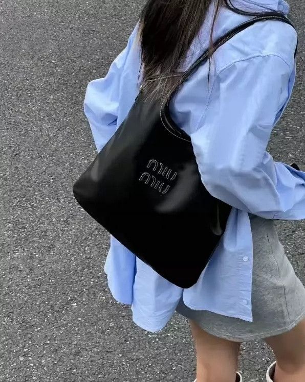 Miu Miu Miu Miu Ivy Black Shoulder Tote Bag Size ONE SIZE - 6 Thumbnail